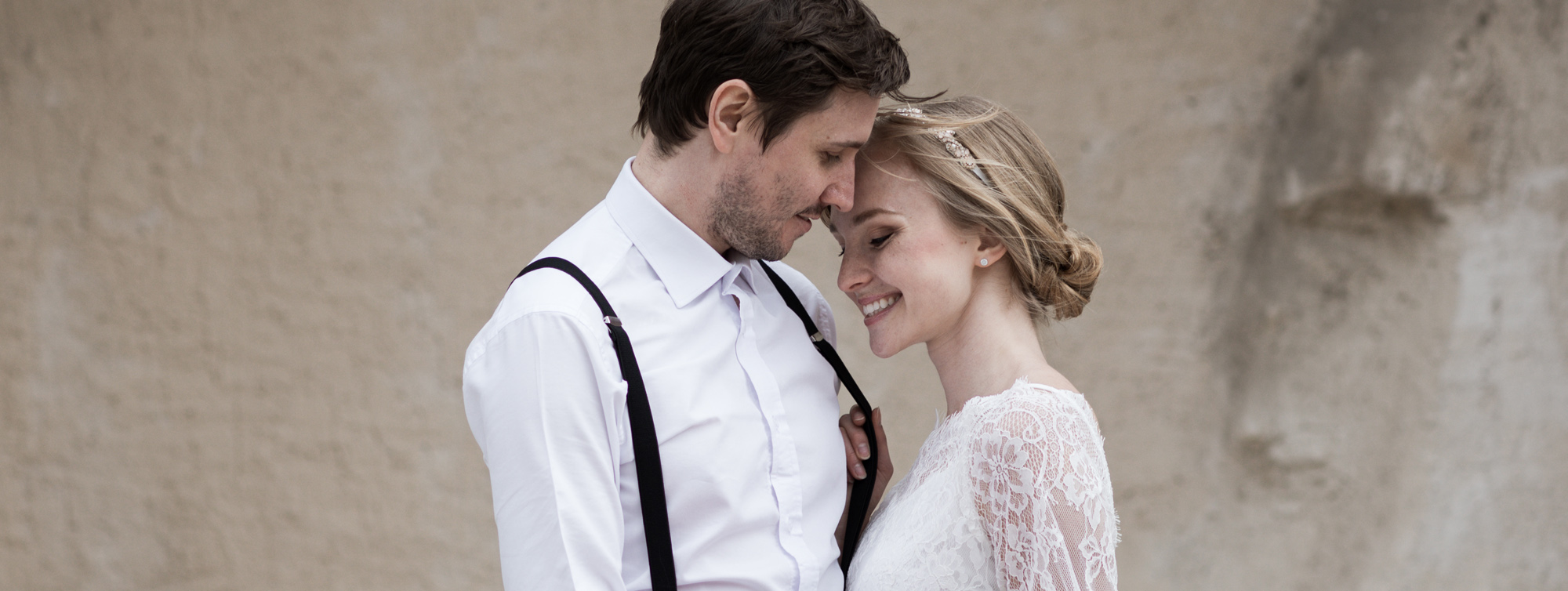 Verlobungs Fotoshooting mit einem verliebten Paar in Basel - Hochzeitsfotografin