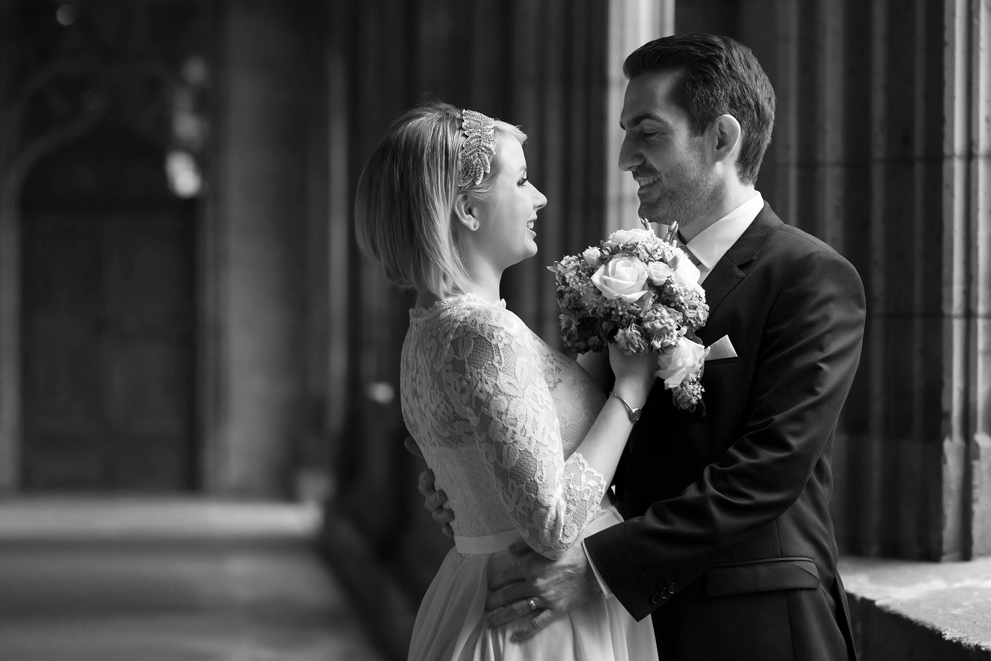Hochzeitsfotografie Brautpaar im Basler Münster