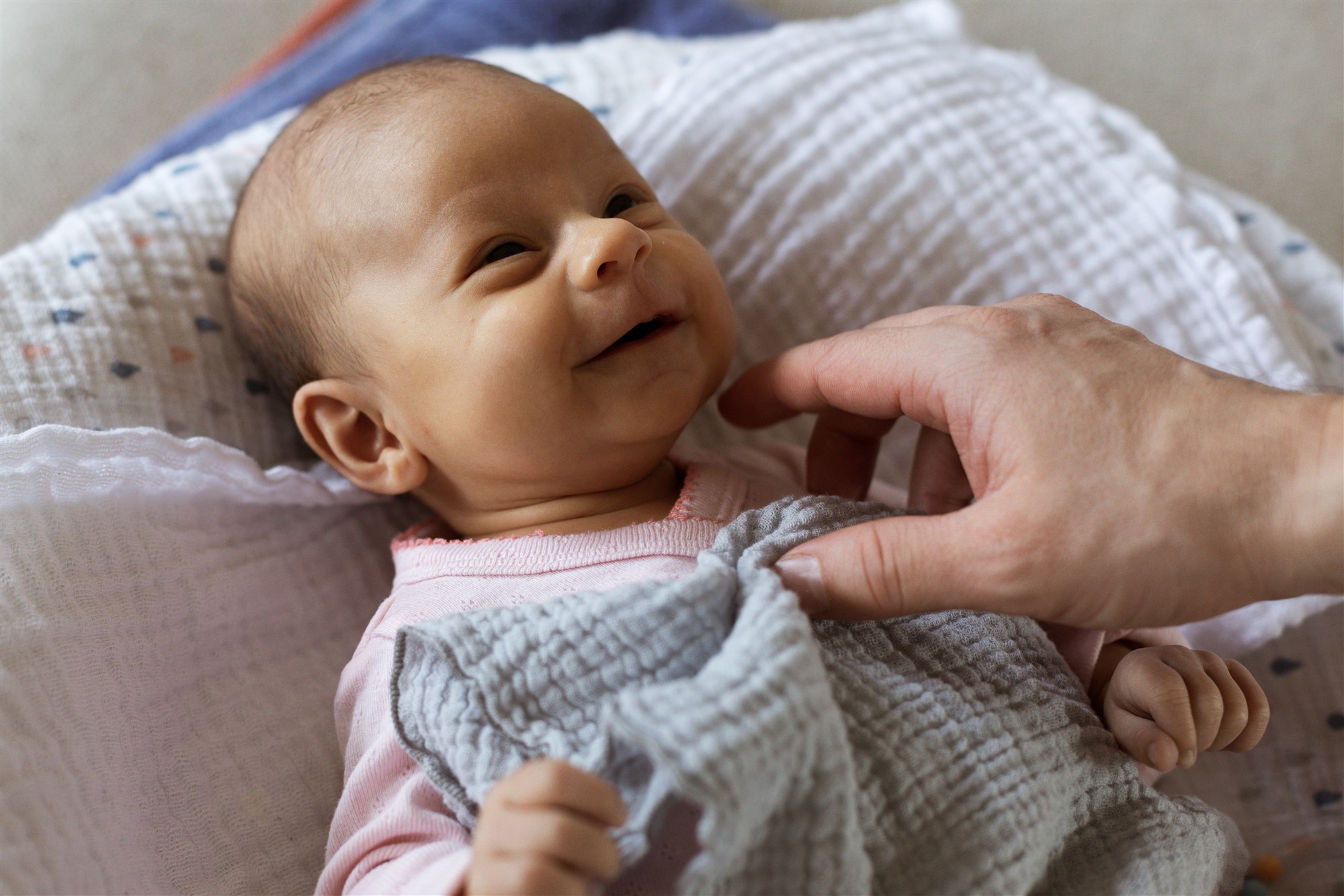 Newborn Homestory Fotoshooting - Das süsse Baby Raylin