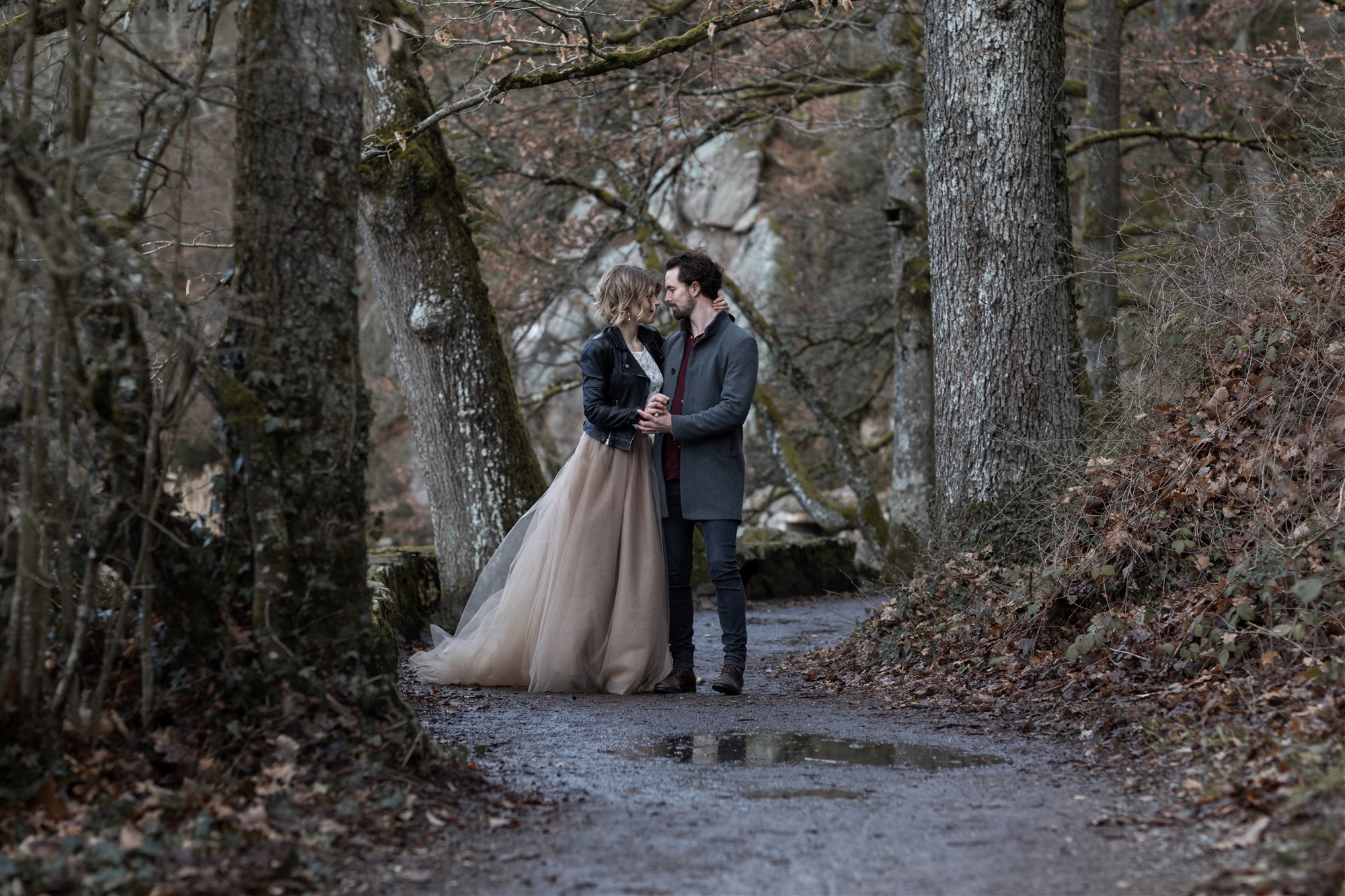 Romantisches Fotoshooting am Bergsee mit dem süssen Paar bei der Hochzeitsfotografin Nicole.Gallery