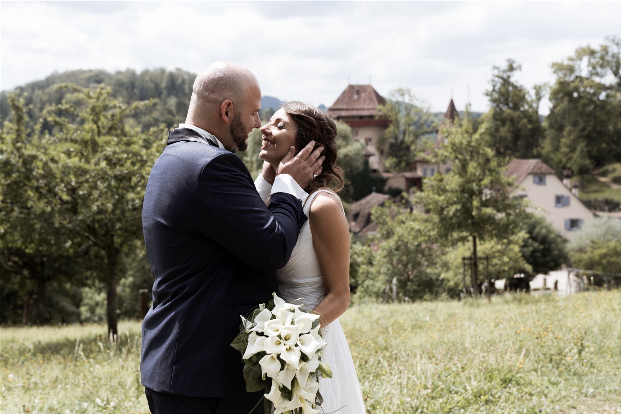 Ardiana und Marcel beim Brautpaar Fotoshooting im Schloss Wildenstein