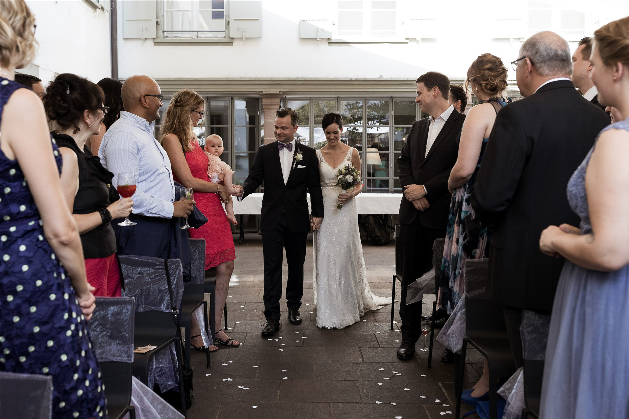 Hochzeit im Teufelhof - Der Einzug des Brautpaares - Hochzeitsfotograf Basel