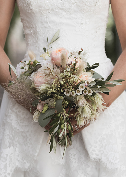 Hochzeit Arlesheim Hochzeitsfotograf Basel Baselland Braut Fotografie Hochzeitsblumen
