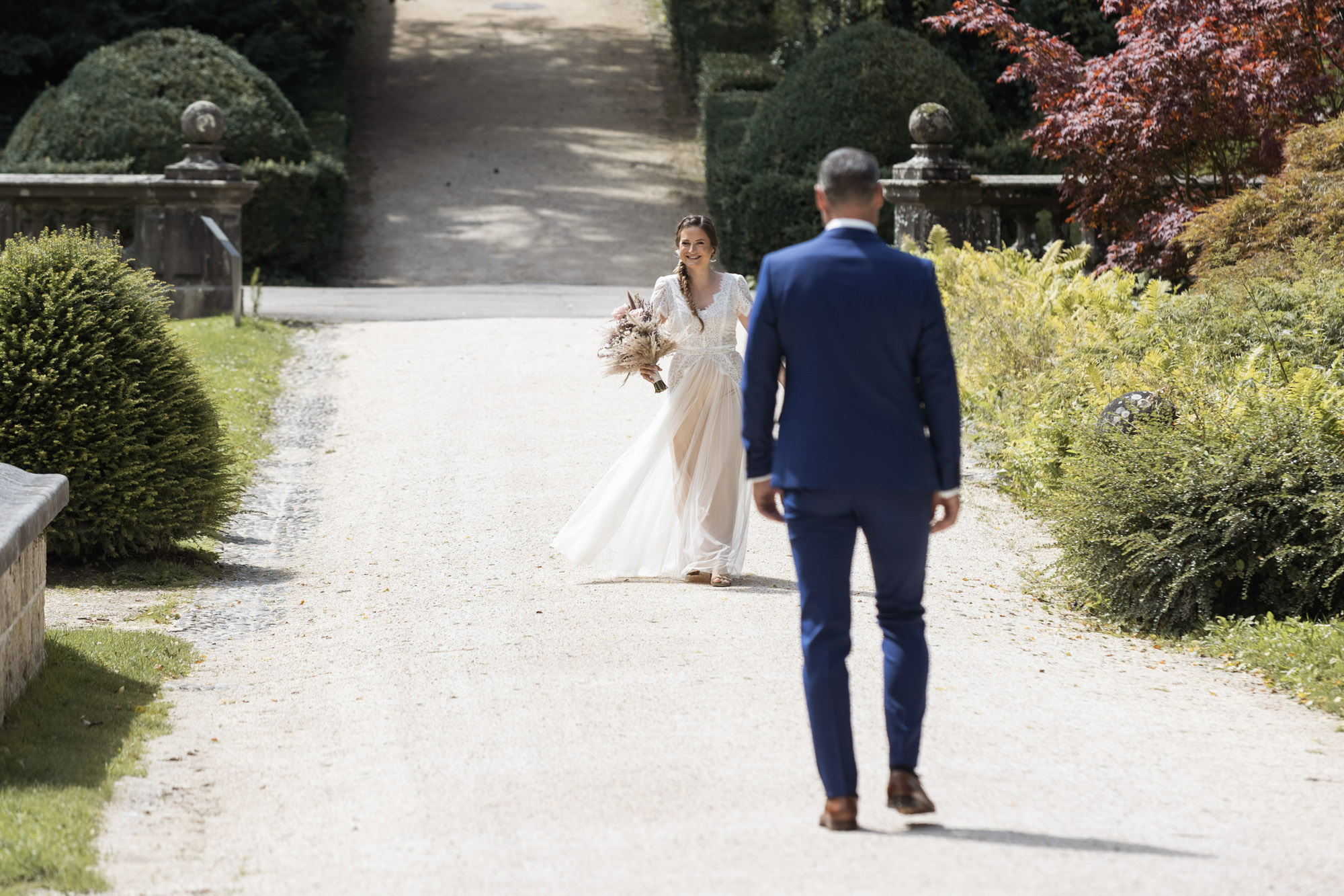 First Look des Brautpaares - Hochzeit in der Villa Wenkenhof - Hochzeitsfotografen Basel