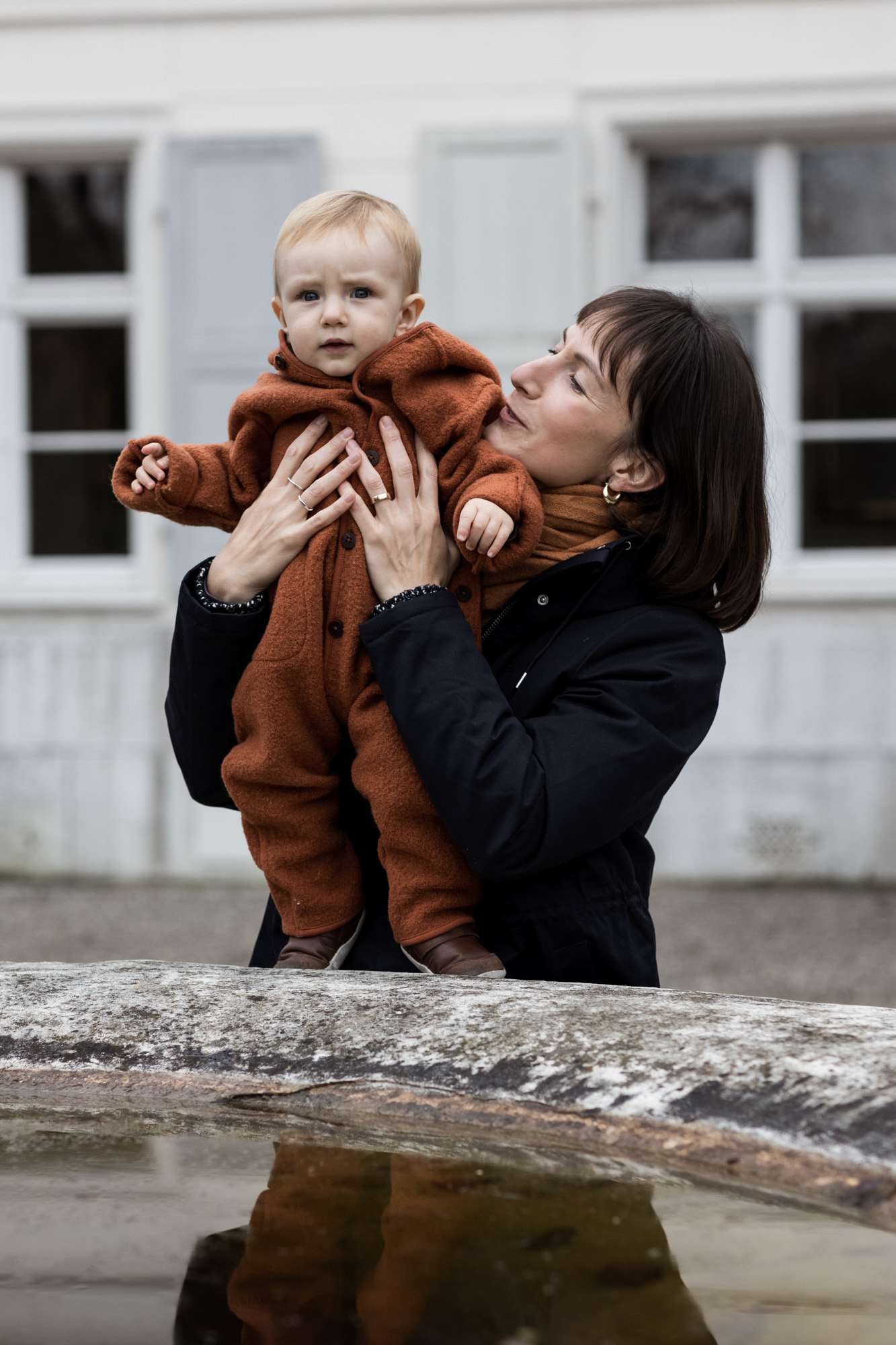 Die Mama mit ihrem Sohn beim Familien Fotoshooting in Basel - Fotograf Nicole.Gallery aus Basel