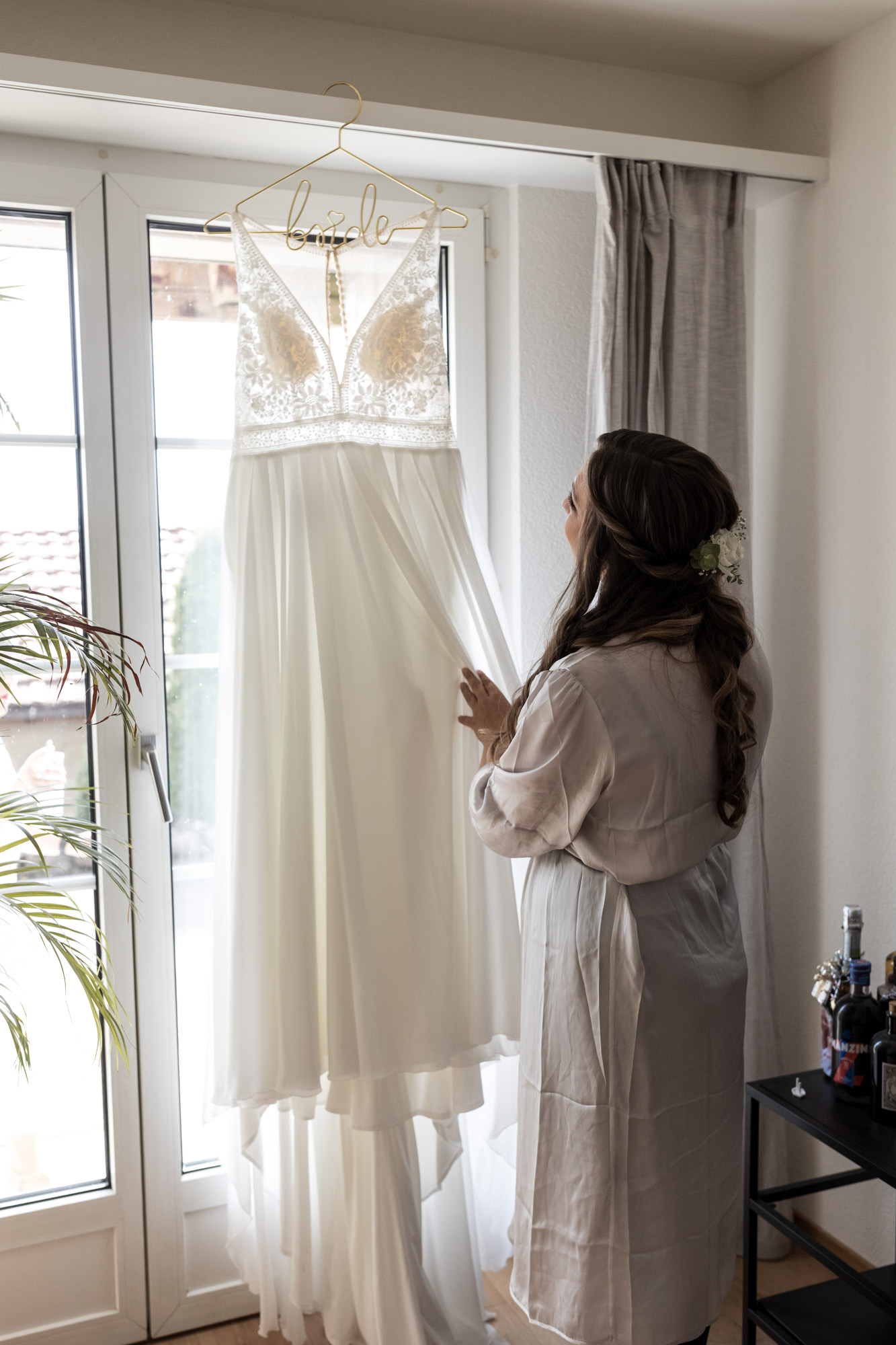 Die Braut und das Hochzeitskleid
