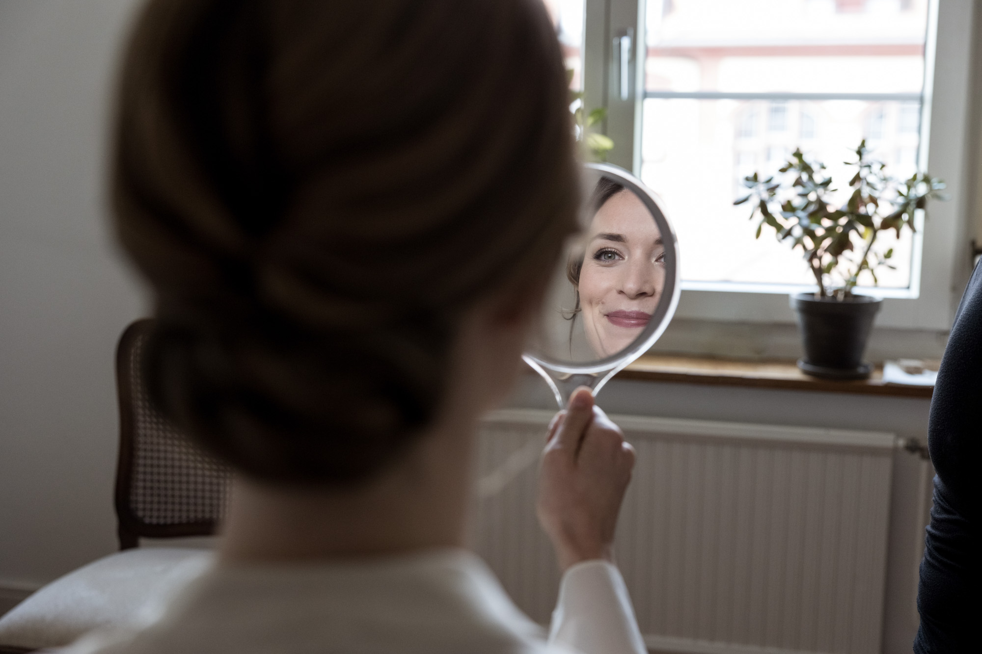 Getting Ready Braut - Hochzeitsvorbereitung - Hochzeitsfotografen Basel