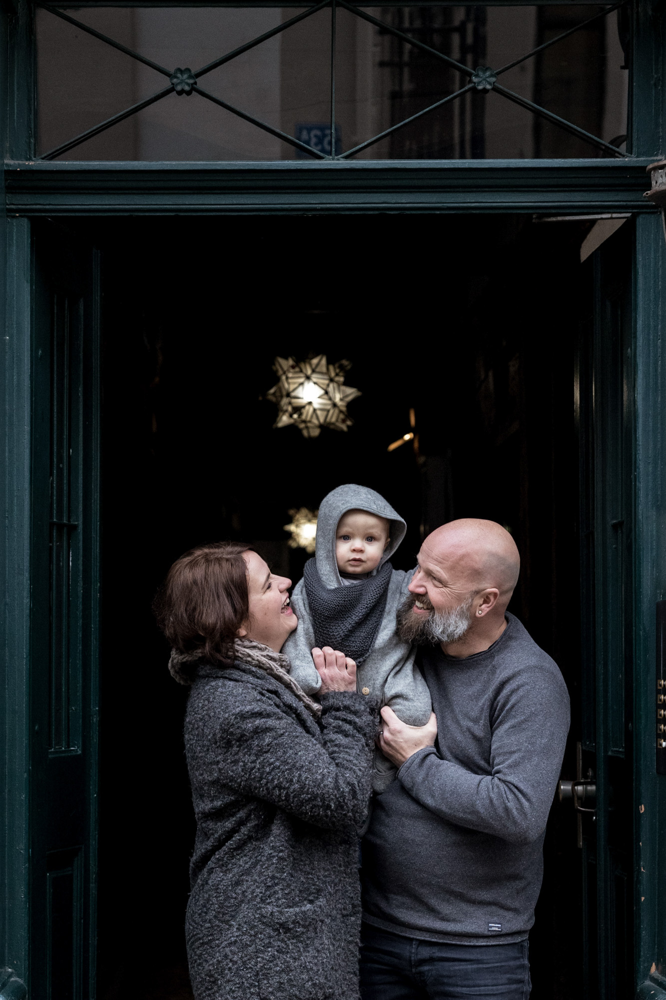 3 Generationen Fotoshooting in Basel - Familienbild - Fotograf Nicole.Gallery aus Basel