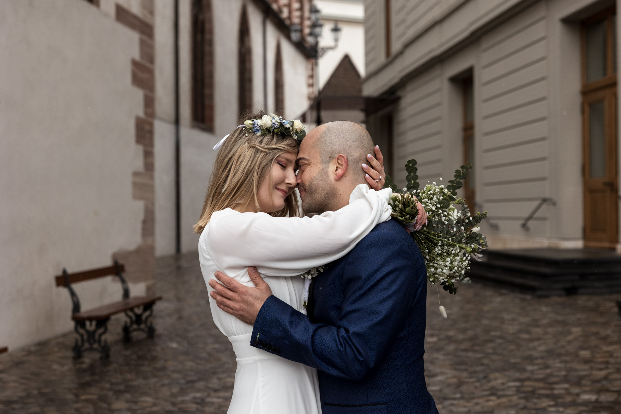 Das Hochzeitspaar beim Fotoshooting - Hochzeitsfotograf Basel Schweiz