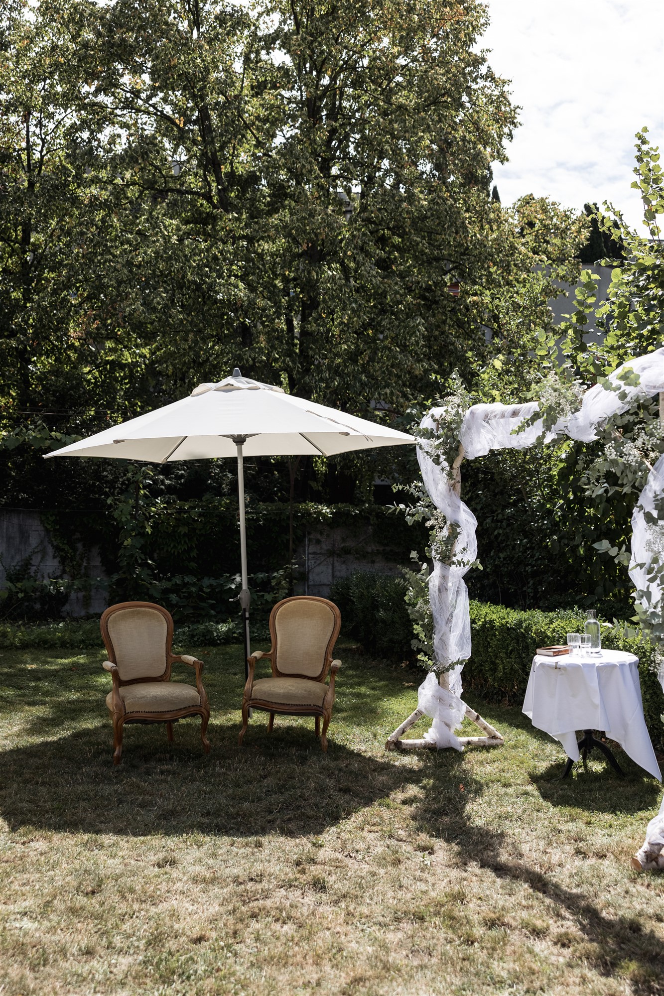 Hochzeitslocation im Hotel Odelya - Freie Trauung Dekoration - Hochzeitsfotograf Basel
