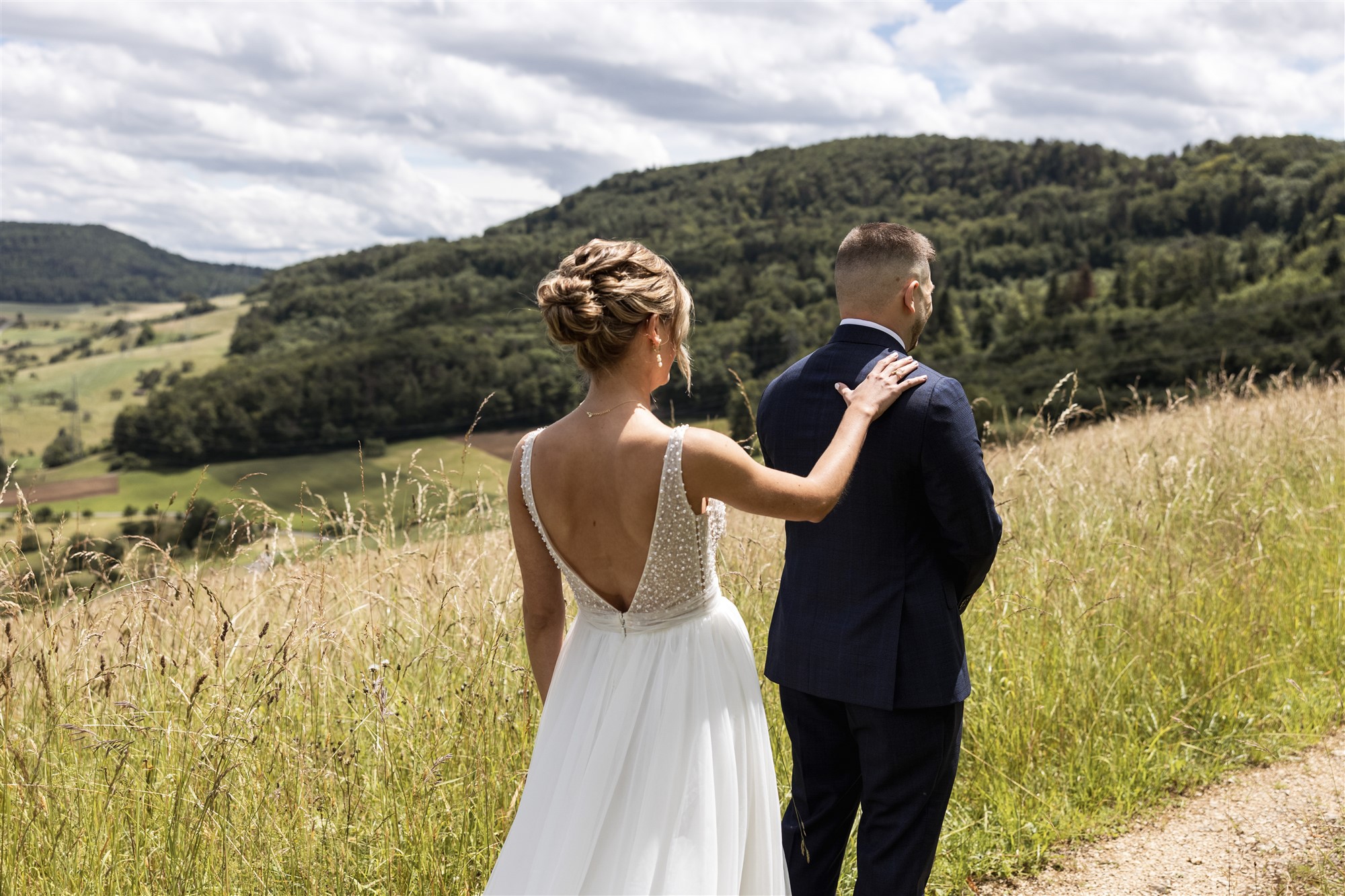 Hochzeit LaFamiglia Fluhberg - First Look des Paares - Hochzeitsfotograf Basel Schweiz