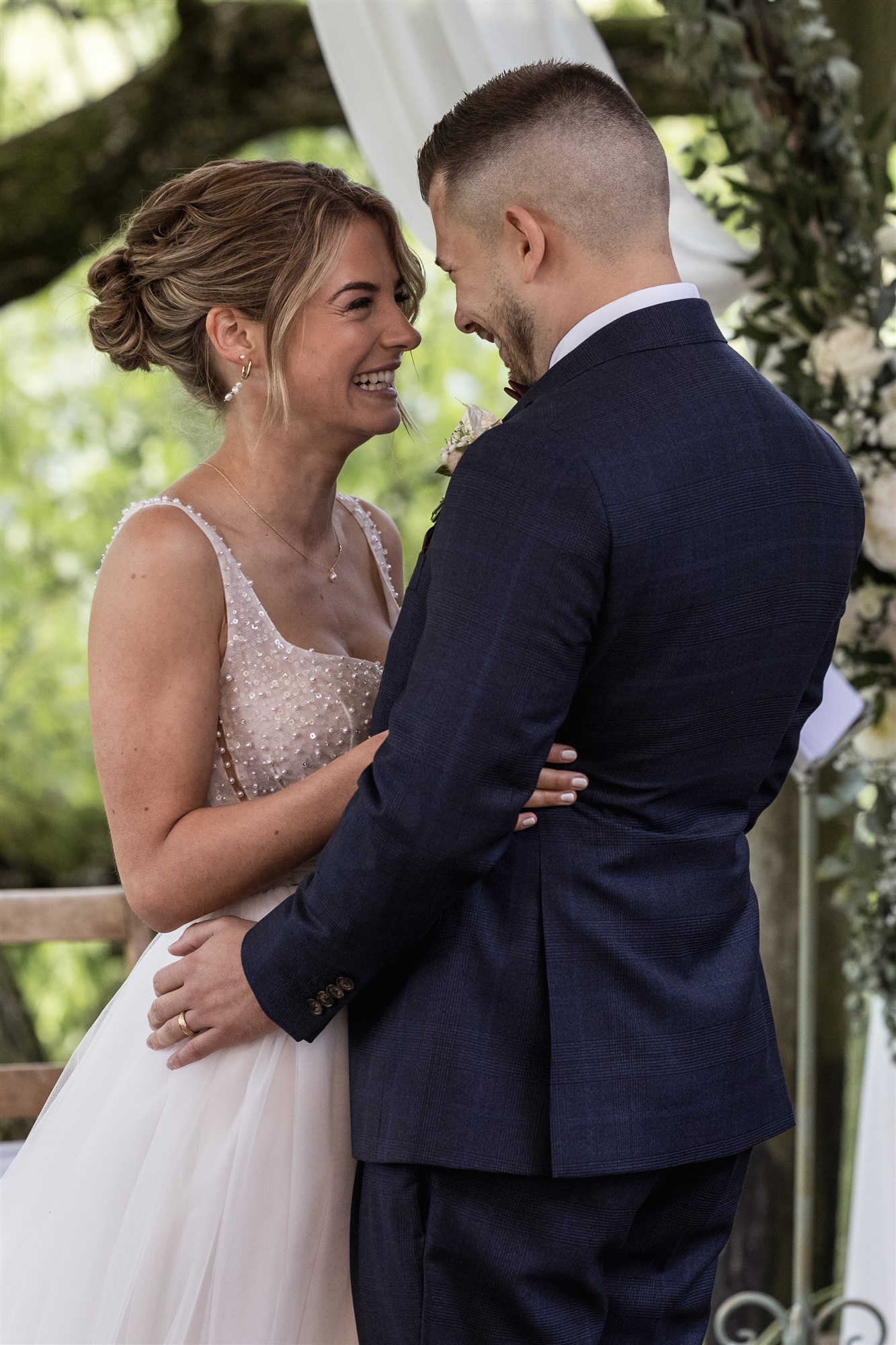 Hochzeit LaFamiglia Fluhberg - Der Kuss - Hochzeitsfotograf Basel Schweiz