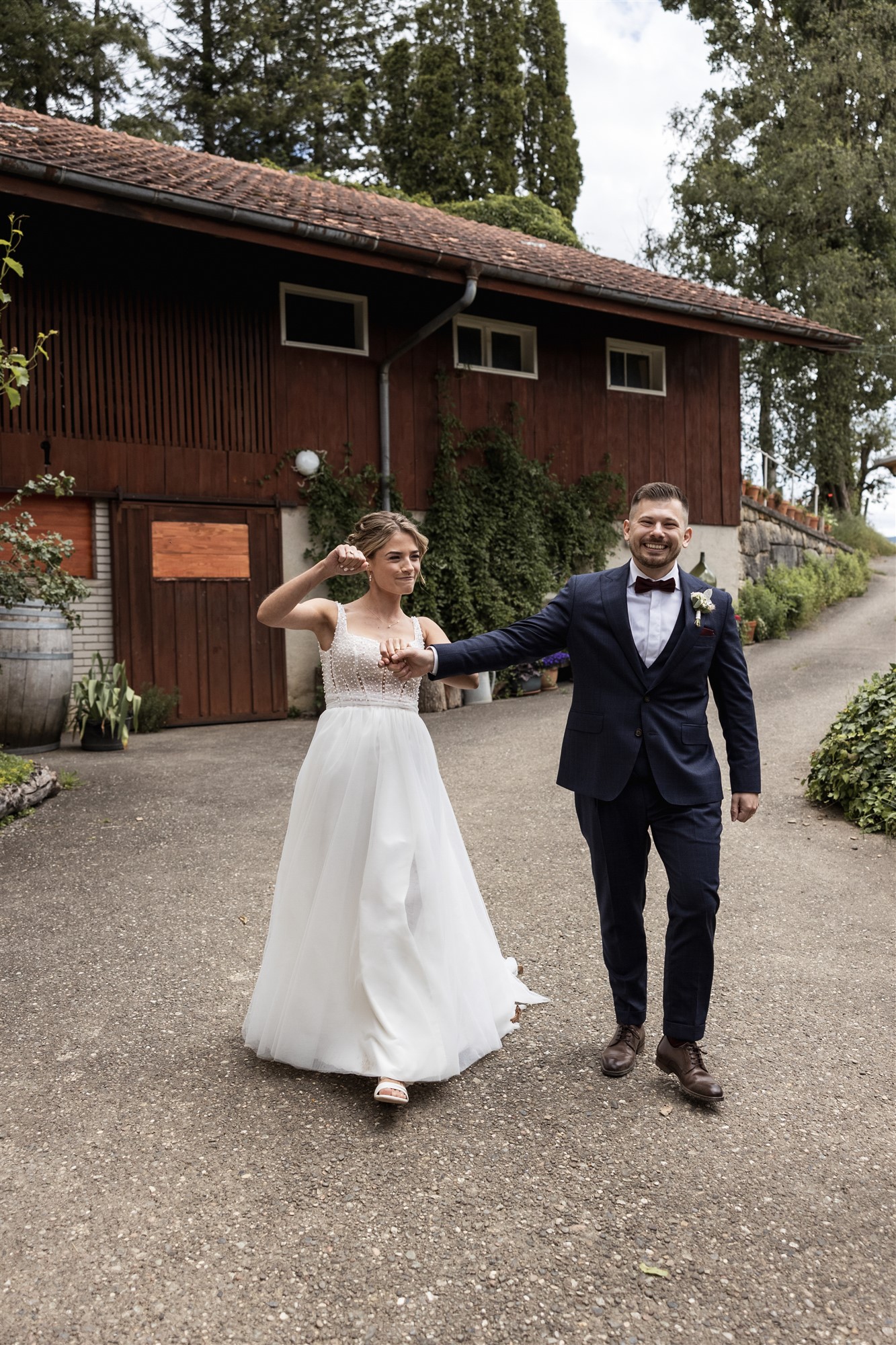 Hochzeit LaFamiglia Fluhberg - Der Auszug - Hochzeitsfotograf Basel Schweiz