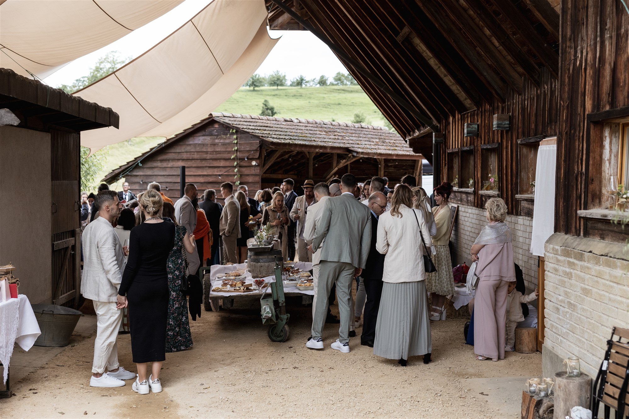 Hochzeit LaFamiglia Fluhberg - Apero - Hochzeitsfotograf Basel Schweiz