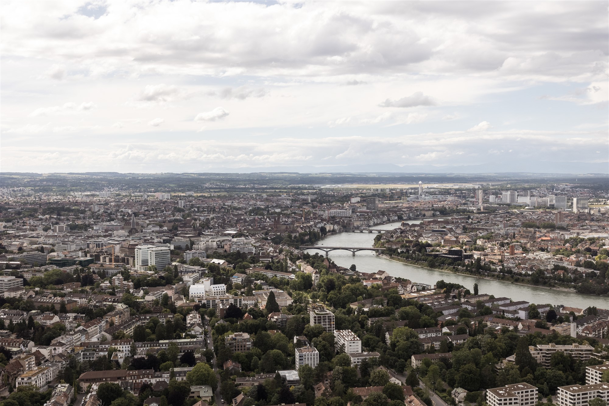 Hochzeit LaFamiglia Fluhberg - Hochzeitspaar im Helikopter - Hochzeitsfotograf Basel Schweiz