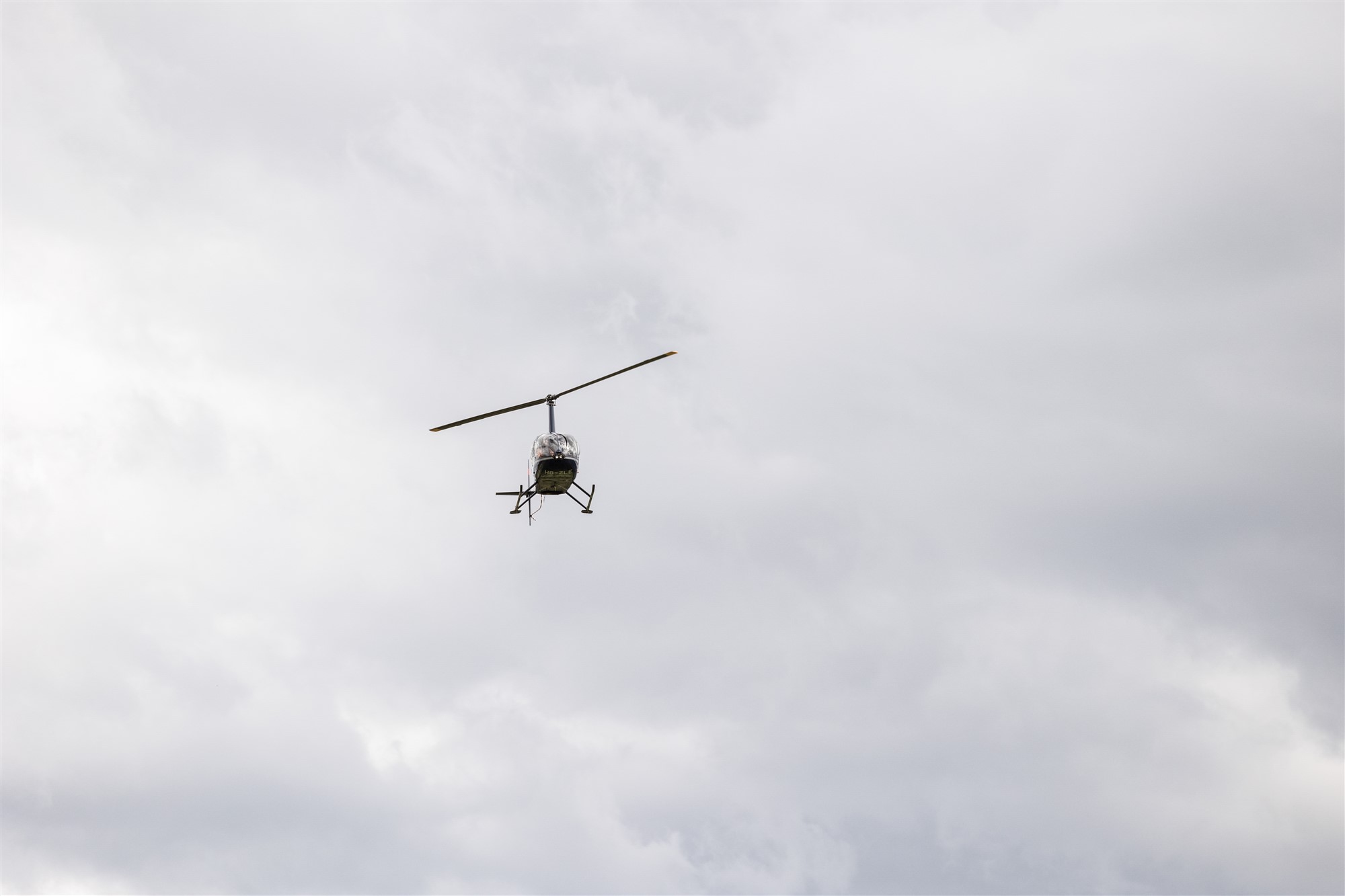 Hochzeit LaFamiglia Fluhberg - Hochzeitspaar im Helikopter - Hochzeitsfotograf Basel Schweiz