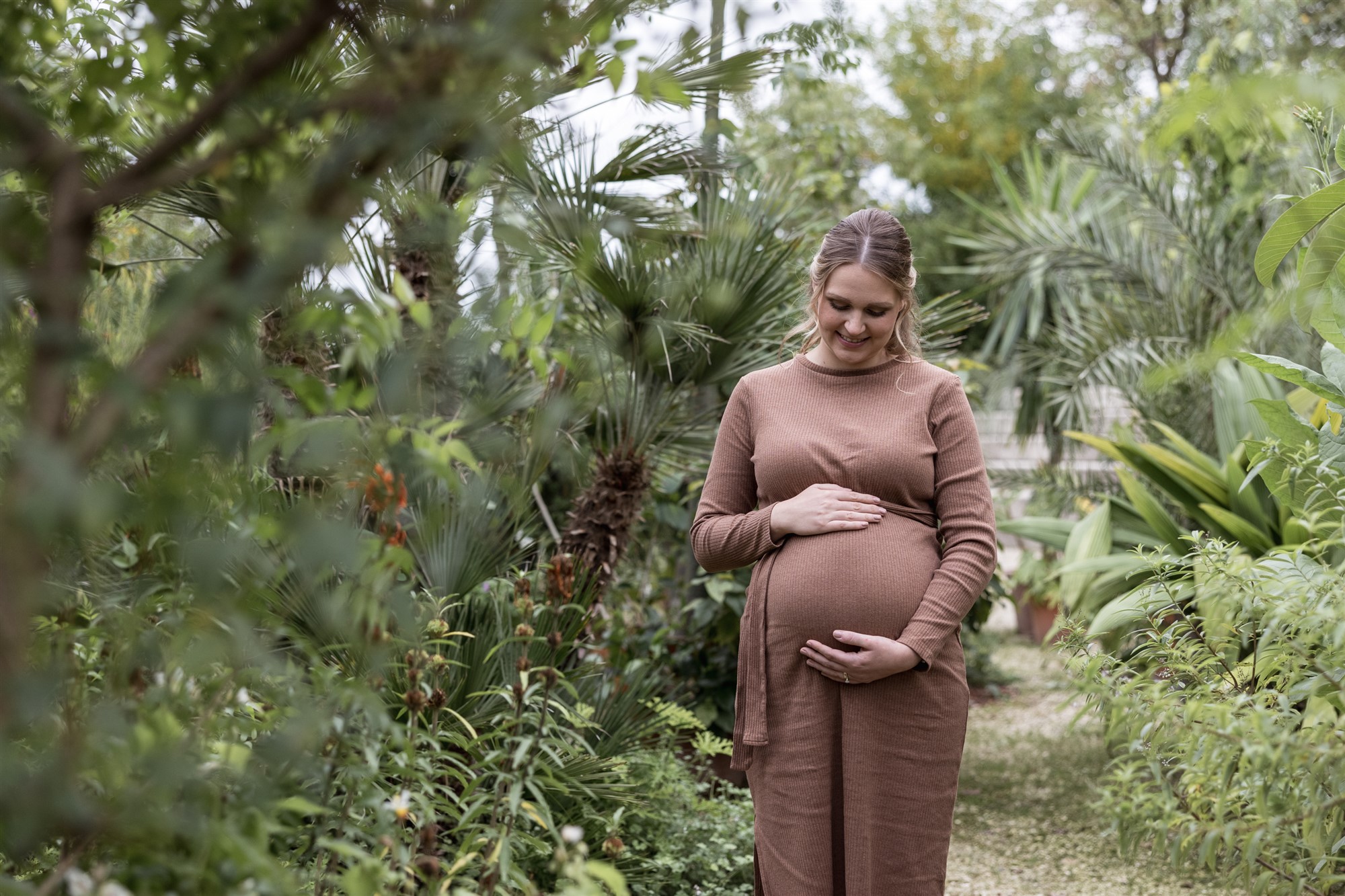 Schwangerschafts Fotoshooting in der Natur - Fotograf Nicole.Gallery aus Basel