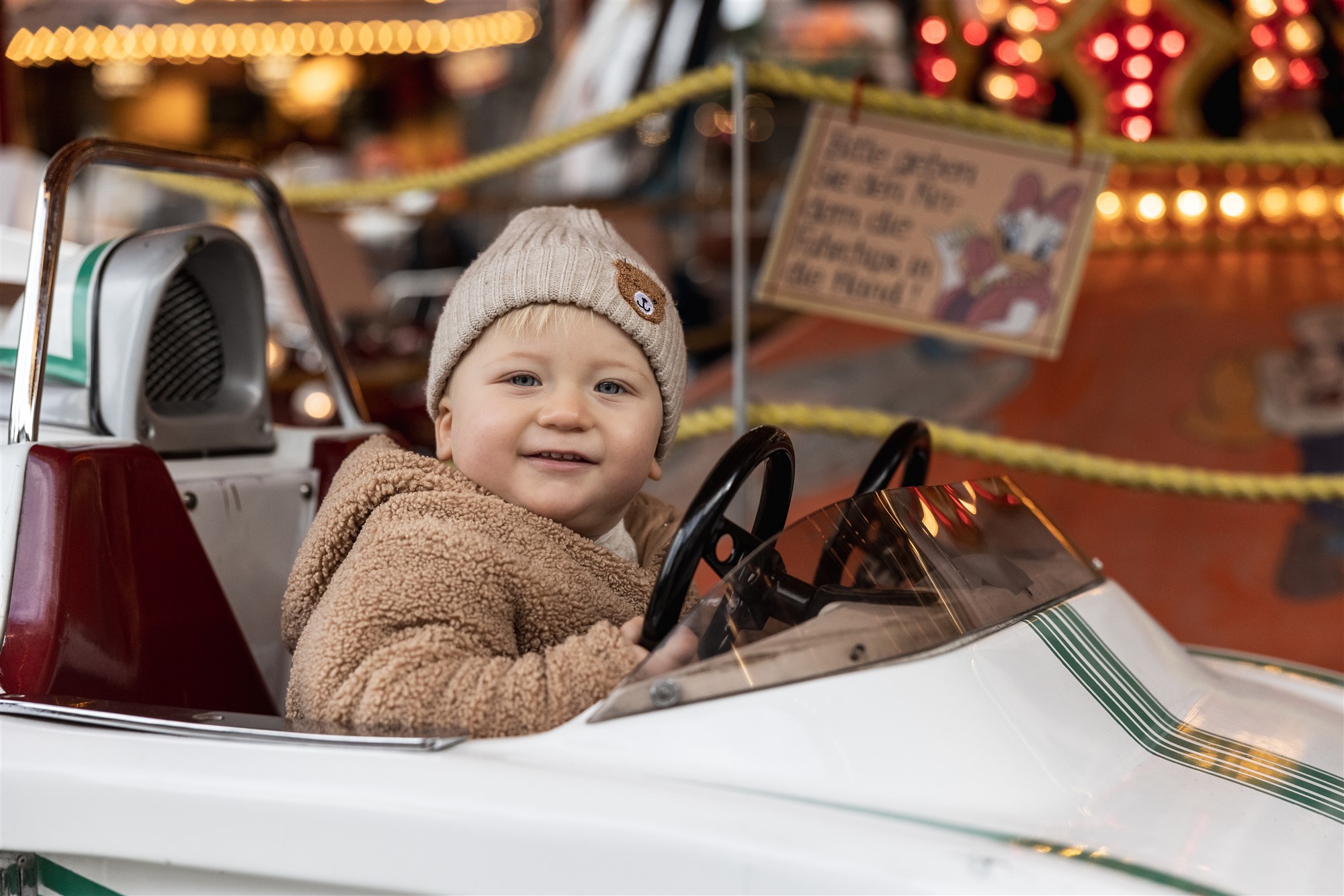 Familienbilder in der Altstadt - Familienfotoshooting am Weihnachtsmarkt - Fotograf Nicole.Gallery aus Basel