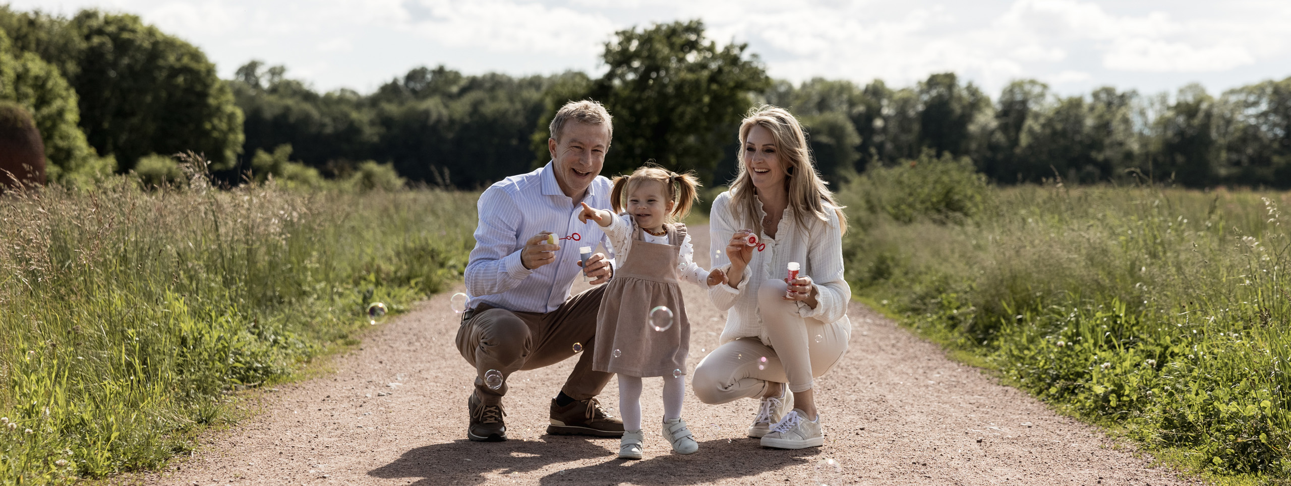 Familien Fotoshooting in der Natur in Basel - Nicole.Gallery - Fotografin Basel