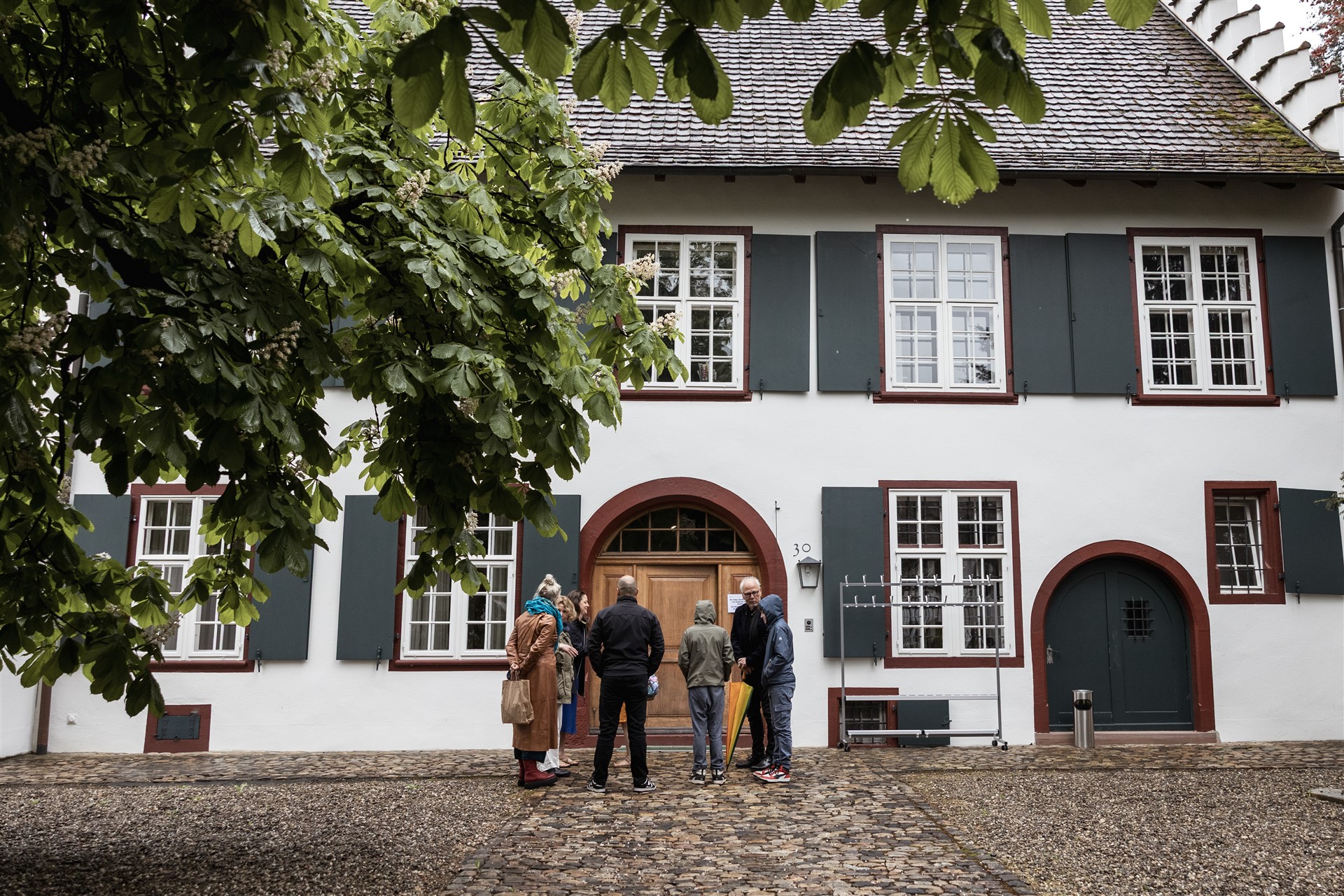 Lüscherhaus in Riehen - Die Hochzeitsgäste - Hochzeitsfotograf Basel Schweiz