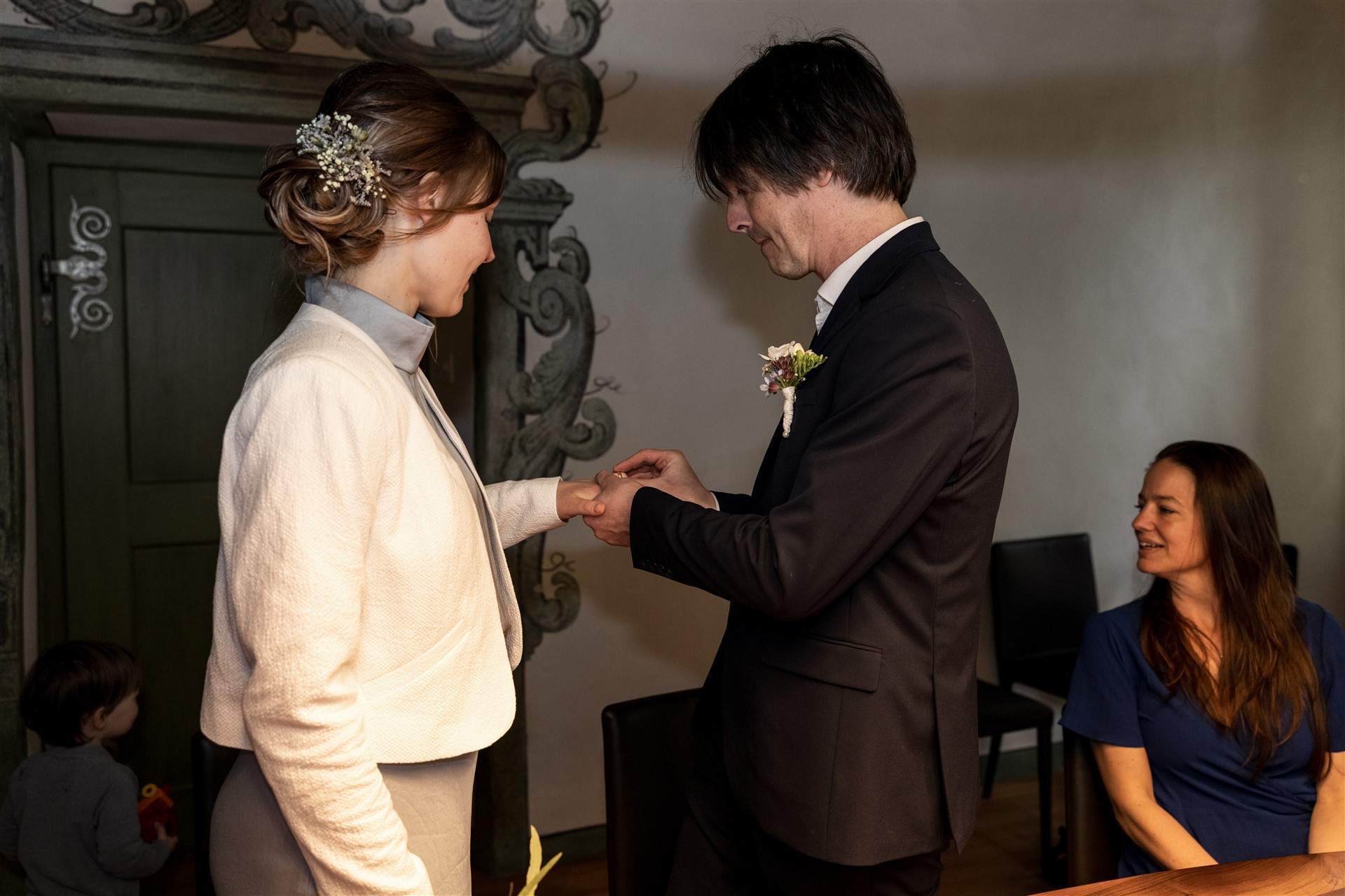 Lüscherhaus in Riehen - Ringtausch - Hochzeitsfotograf Basel Schweiz