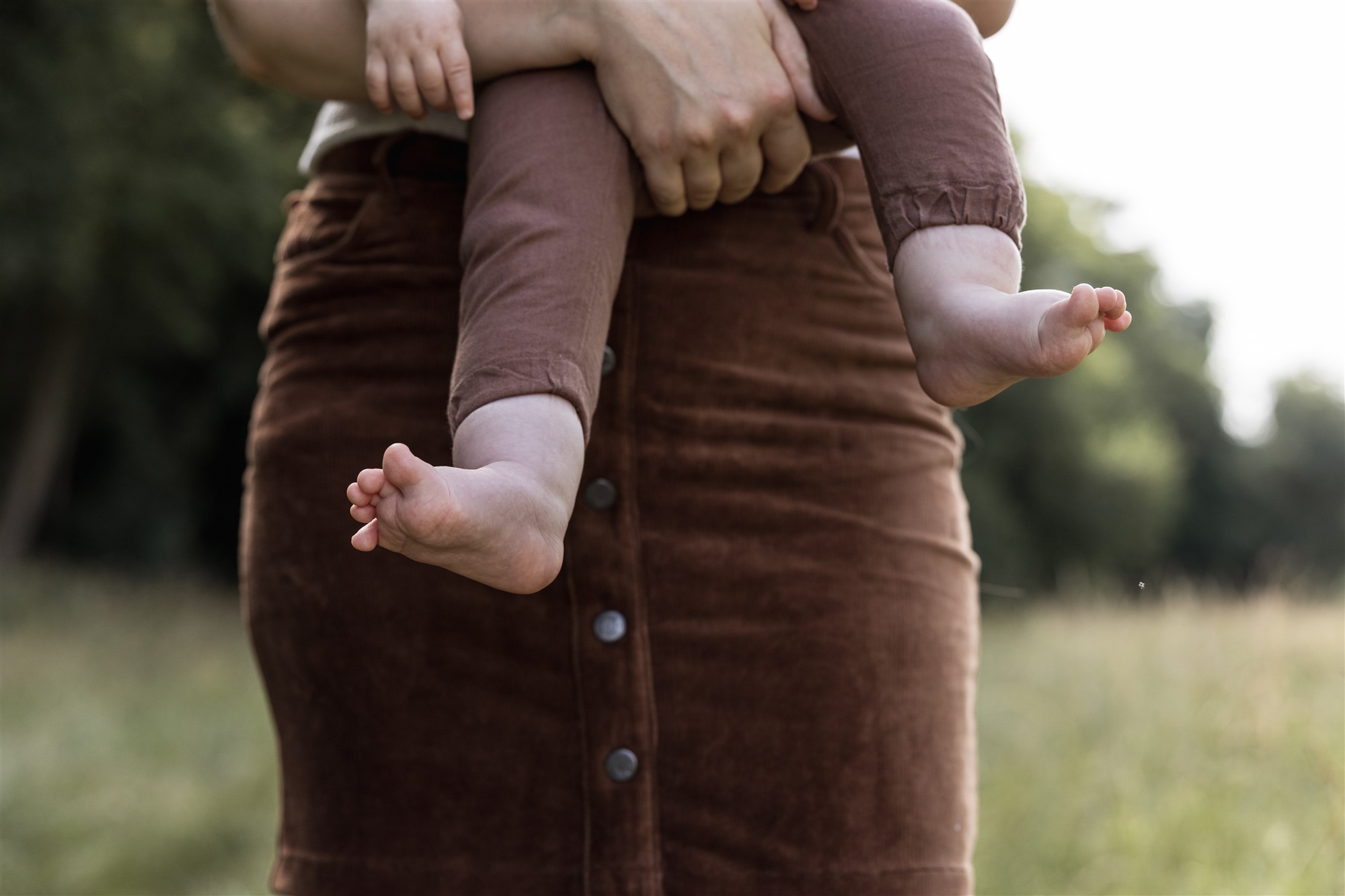 Mama und Kind Fotoshooting - Babyfüsse - Fotografin Nicole.Gallery aus Basel