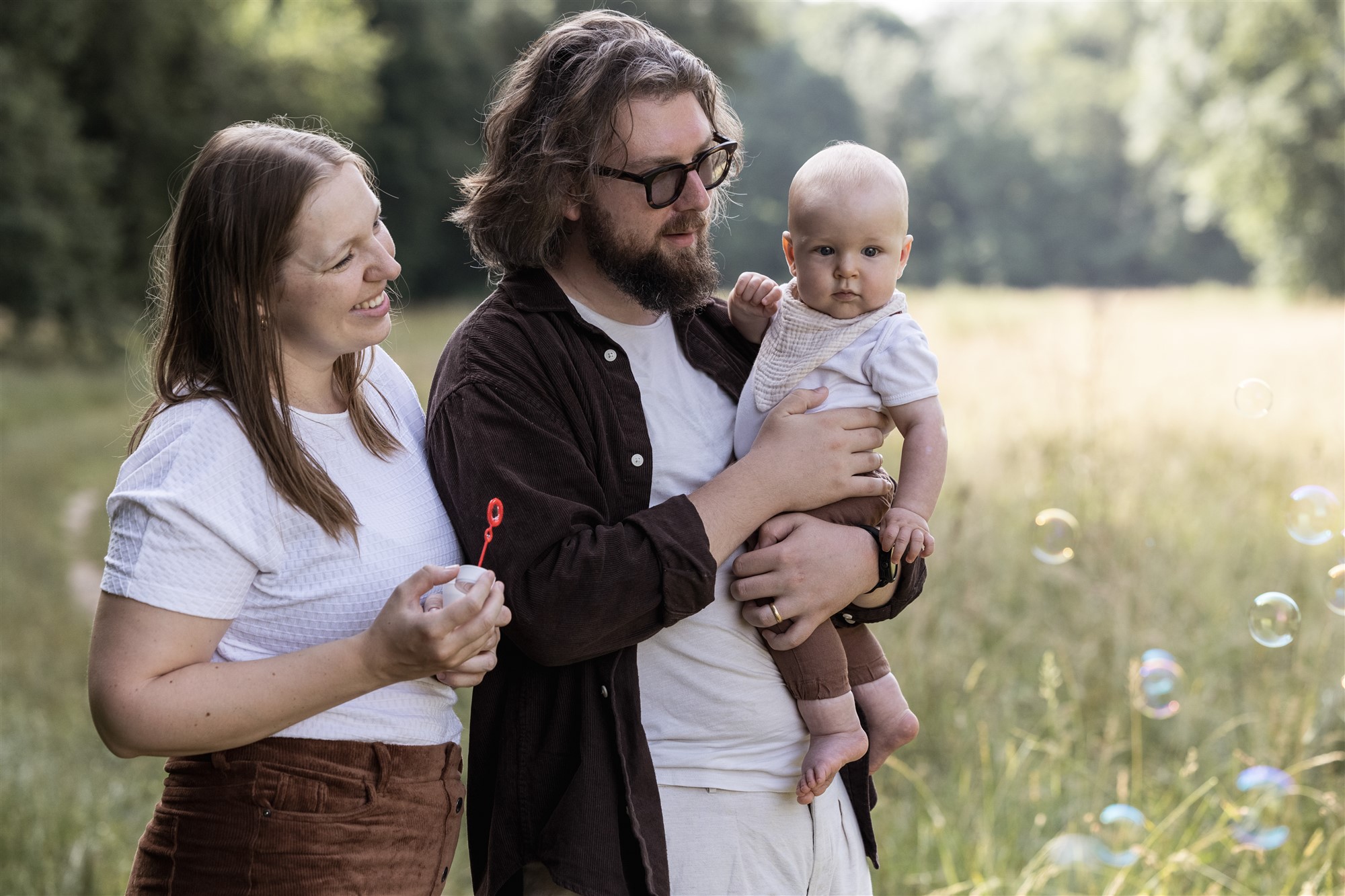 Familienfotoshooting mit Seifenblasen - Fotografin Nicole.Gallery aus Basel