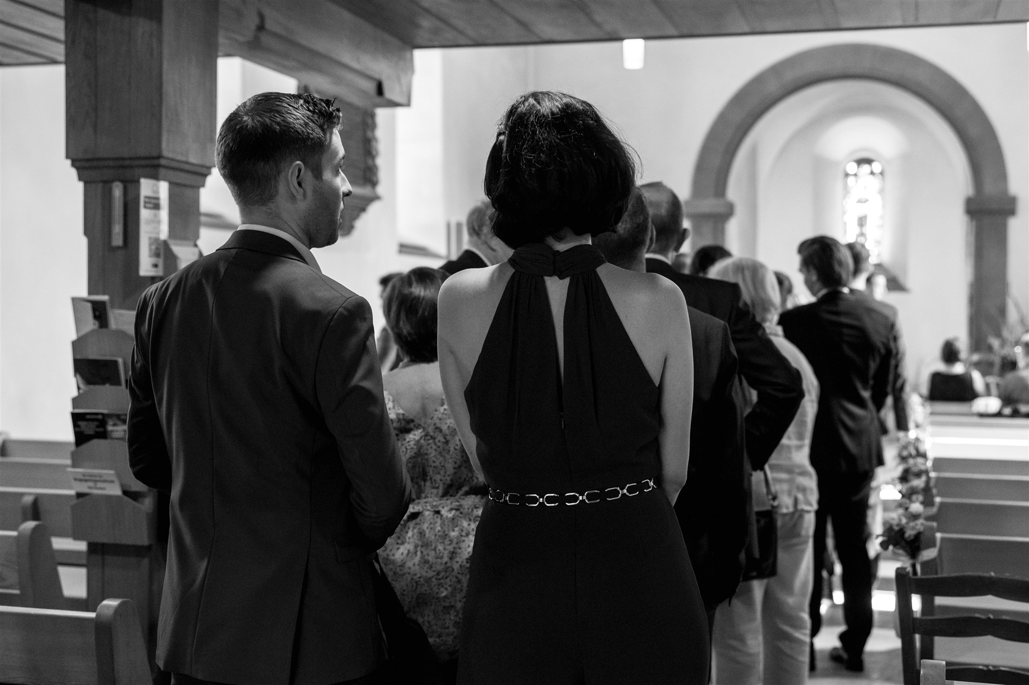 Kirche Biel-Benken - Ankunft der Gäste - Hochzeitsfotograf Basel Schweiz