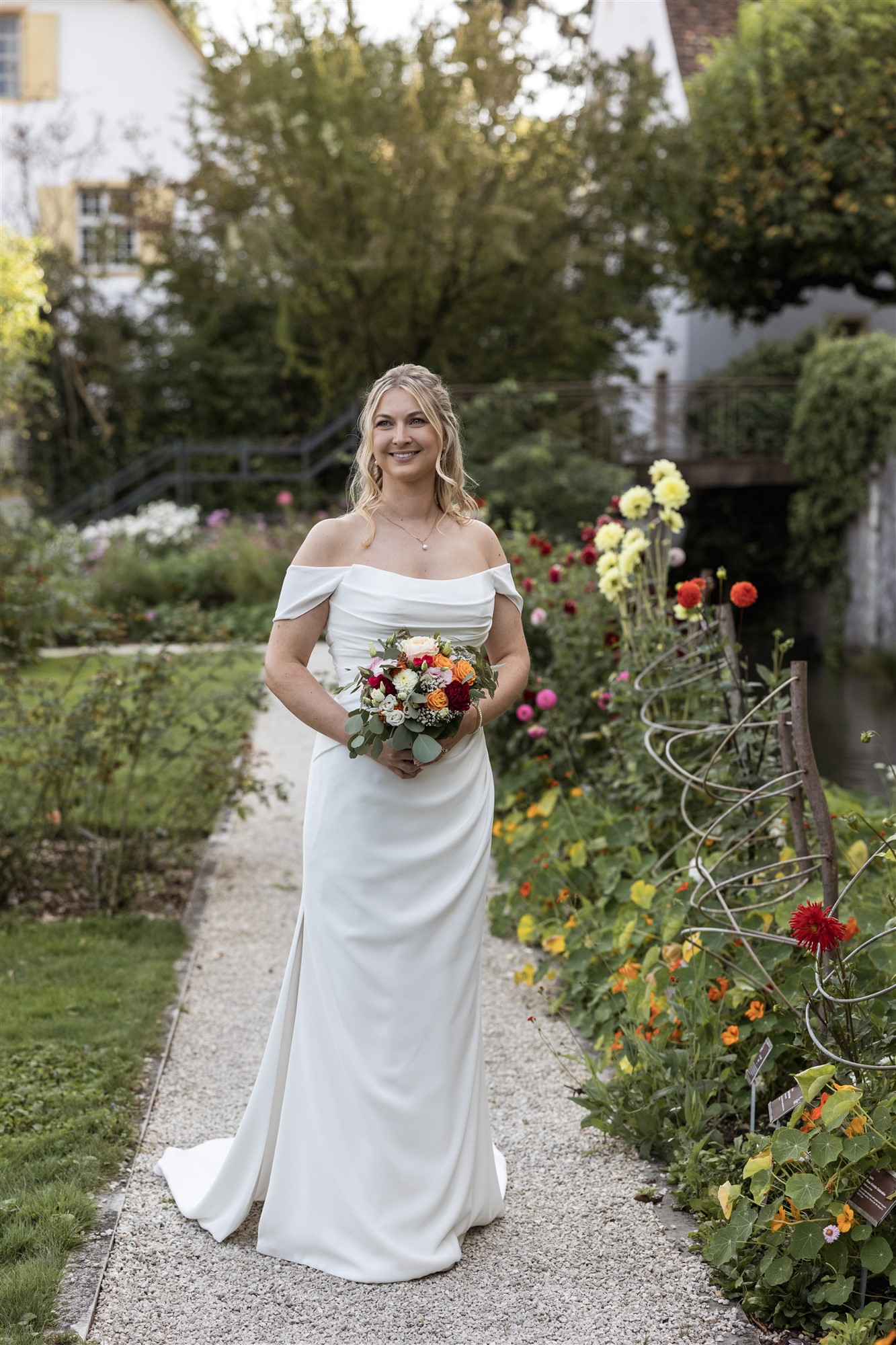 Hochzeit in den Merian Gärten - Paarfotoshooting in der Natur - Hochzeitsfotograf Basel Schweiz