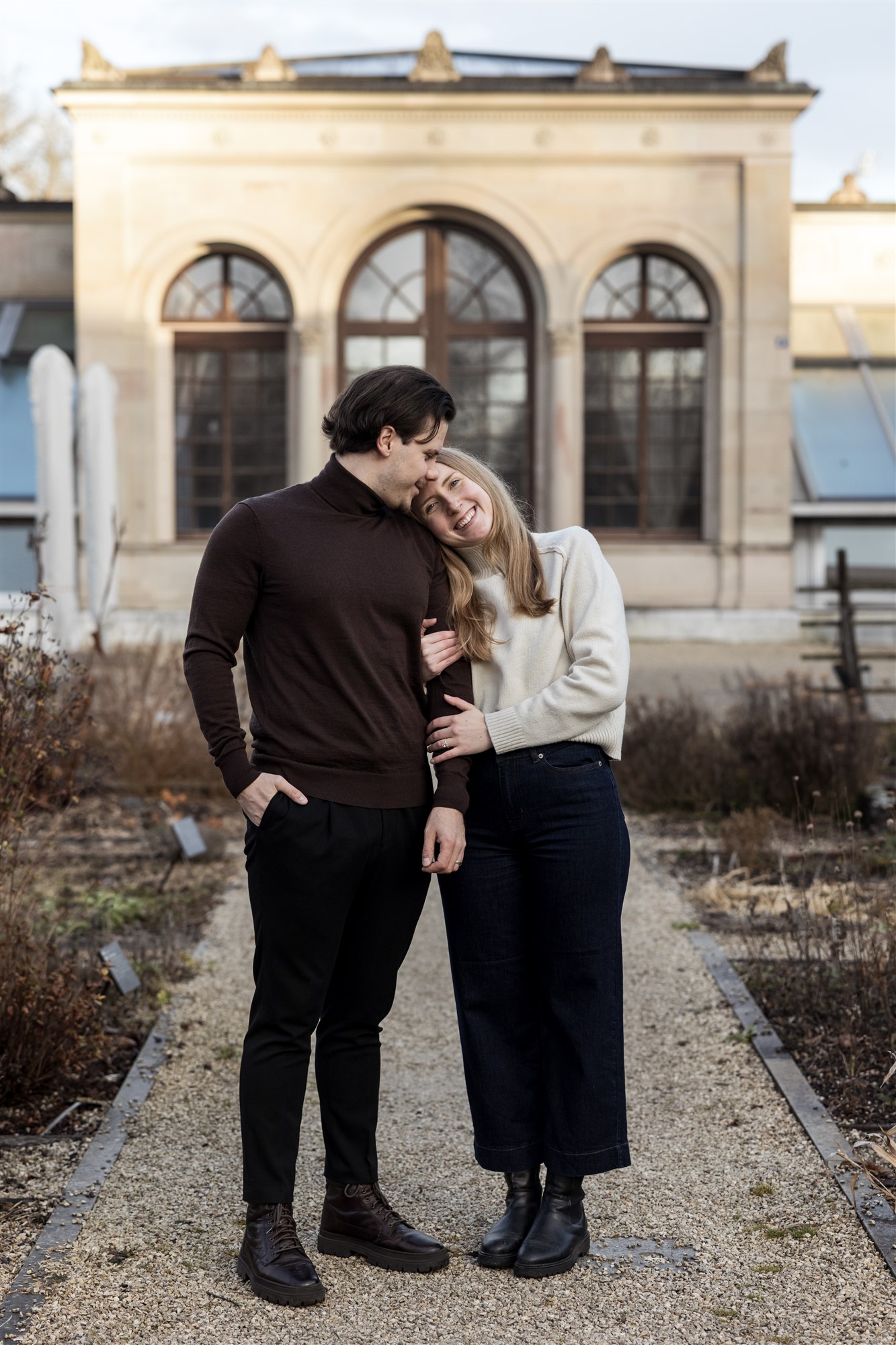 Paarfotoshooting für Hochzeitseinladungen - Hochzeitsfotograf Basel - natürliche Paarbilder