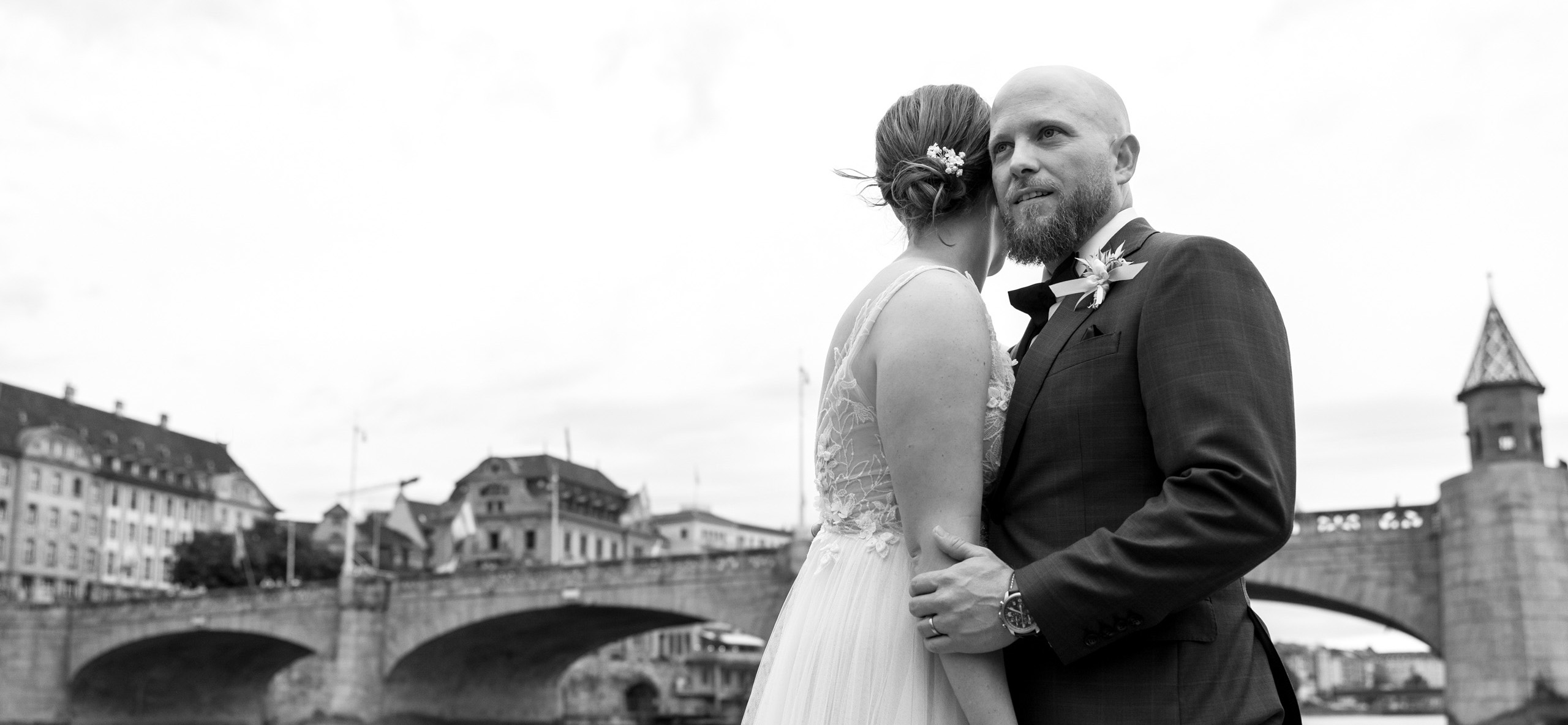 Hochzeitsfotograf Basel - Hochzeit auf dem Rhein - Brautpaar Fotoshooting in Basel - Nicole Kym - Nicole.Gallery