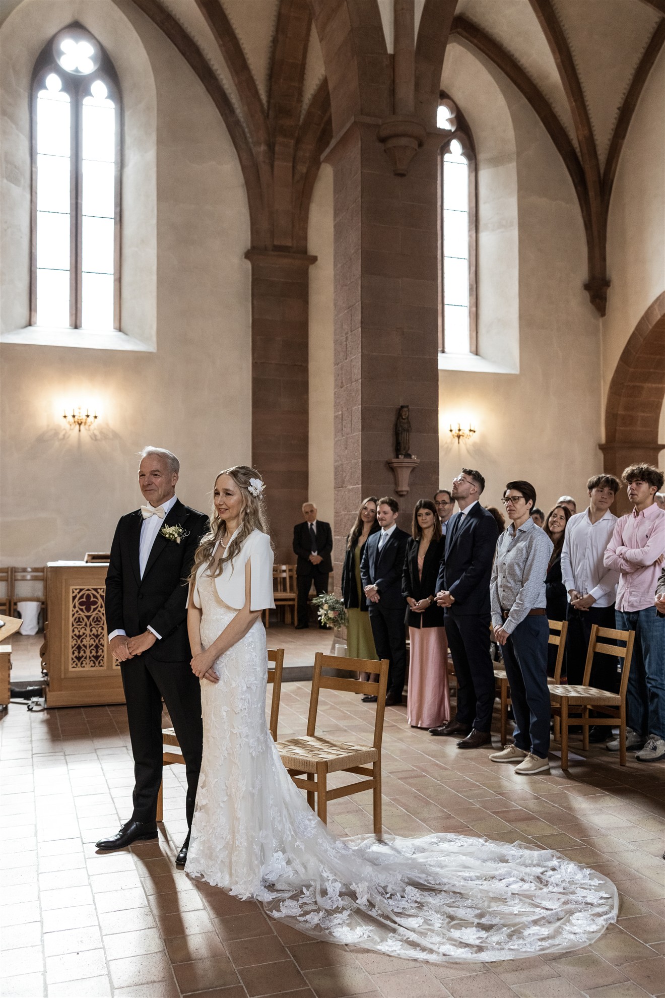 Das Paar während der Trauung in der Predigerkirche in Basel - Hochzeitsfotograf Basel Schweiz