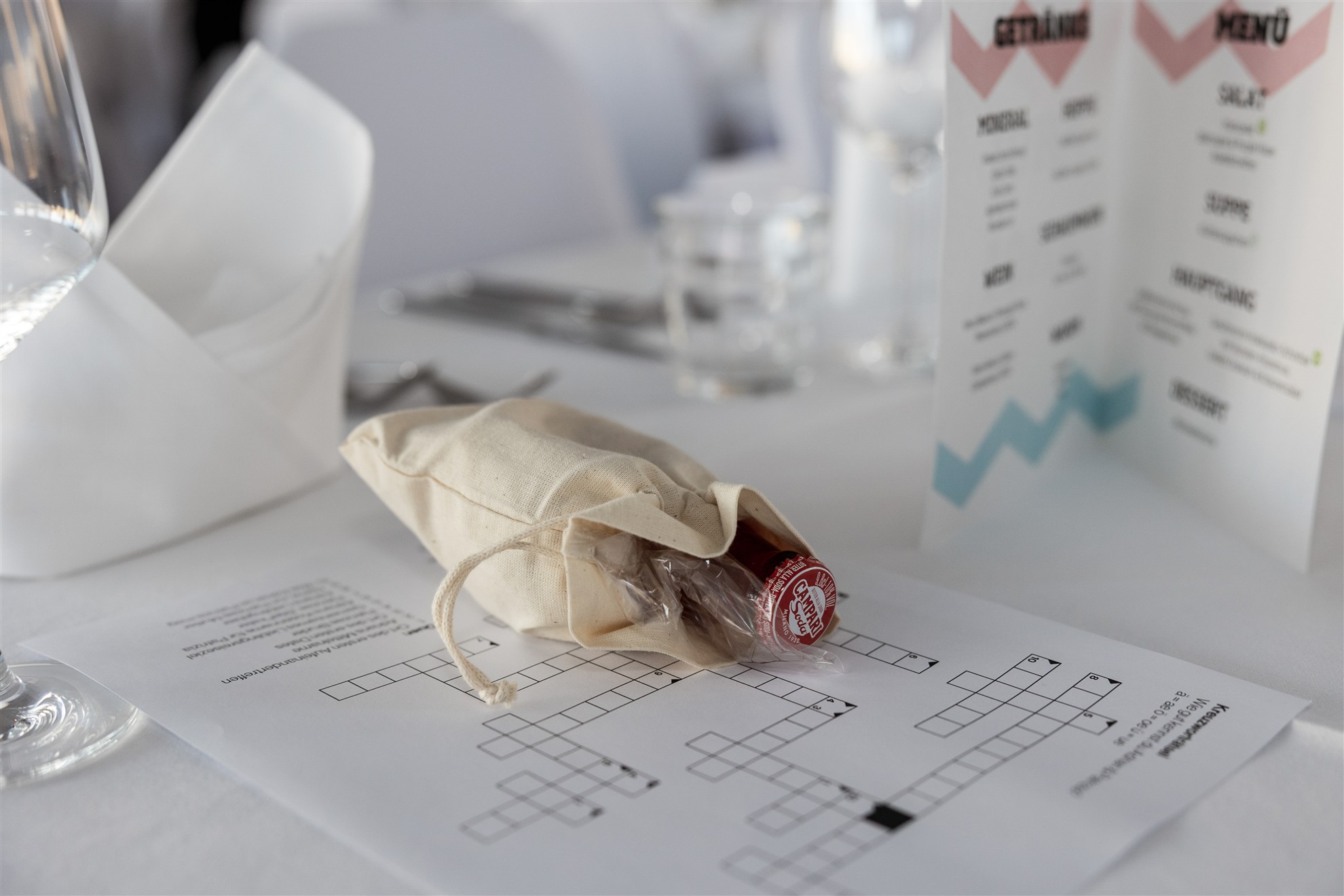 Hochzeitsdekoration auf dem Schiff MS Christoph Merian - Hochzeitsfotograf Basel Schweiz