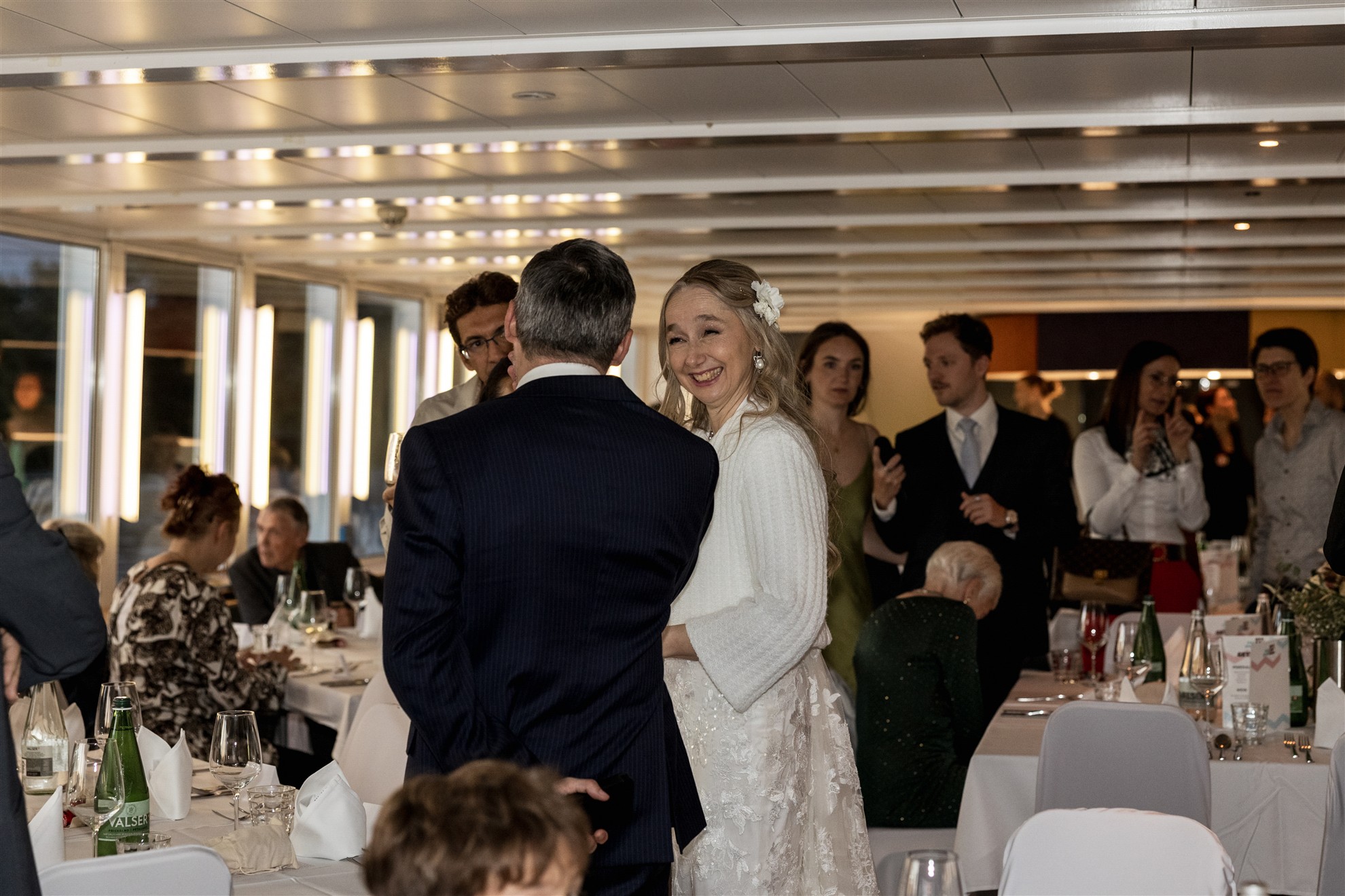 Hochzeitsfest auf dem Schiff MS Christoph Merian - Hochzeitsfotograf Basel Schweiz