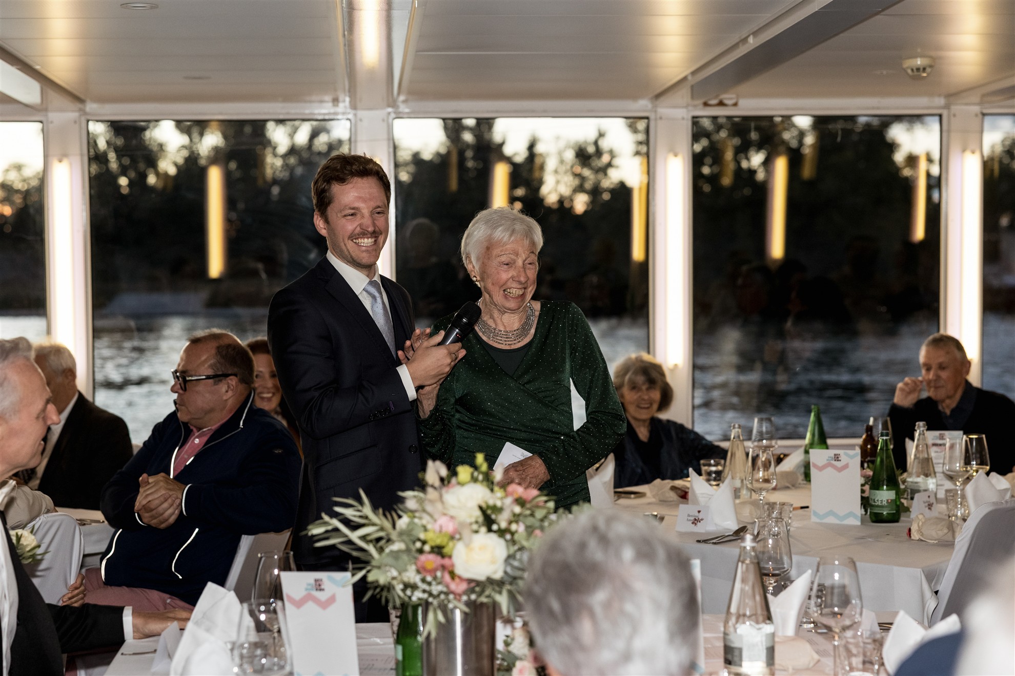 Hochzeitsfest auf dem Schiff MS Christoph Merian - Hochzeitsfotograf Basel Schweiz