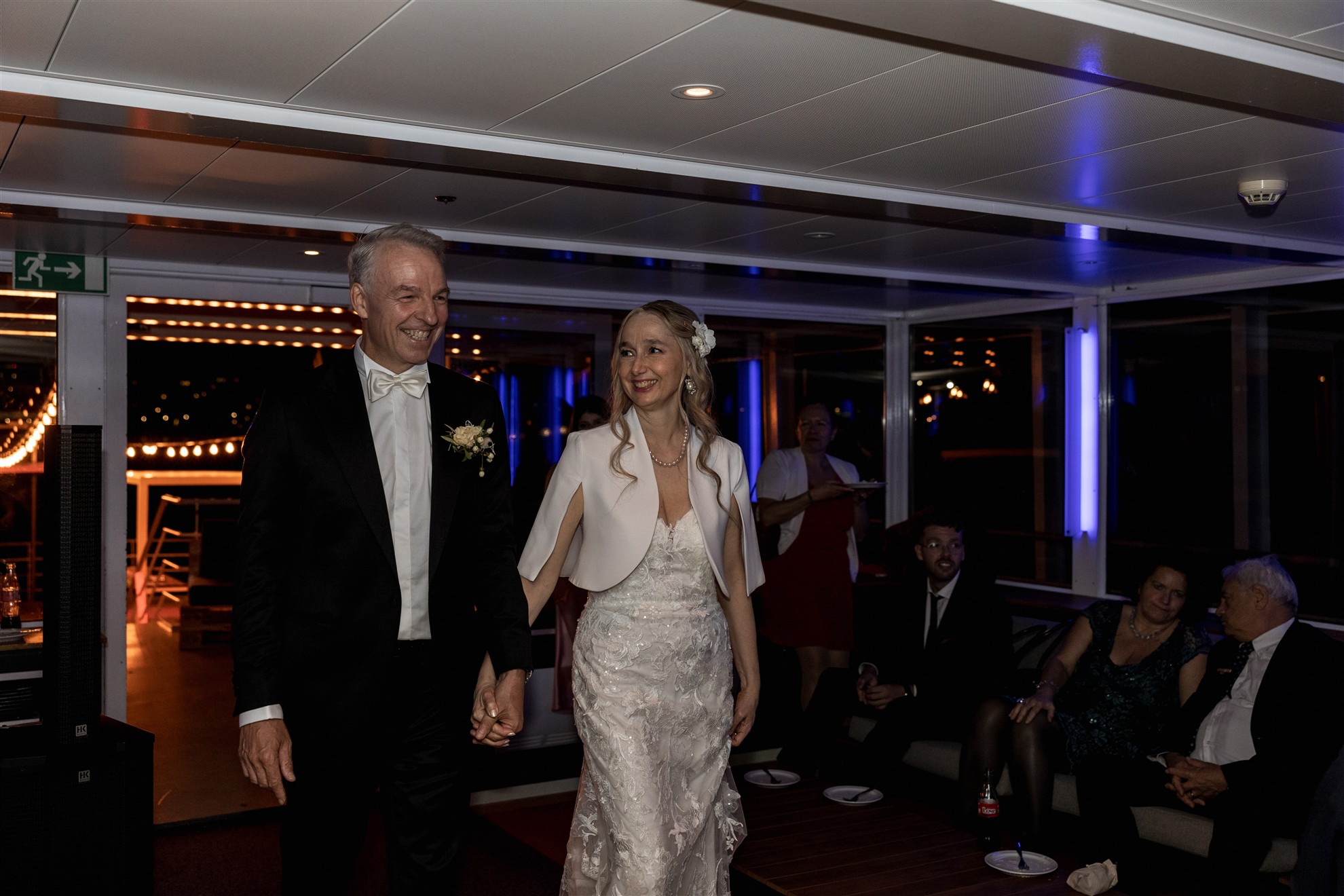 Hochzeitstanz auf dem Schiff MS Christoph Merian - Hochzeitsfotograf Basel Schweiz