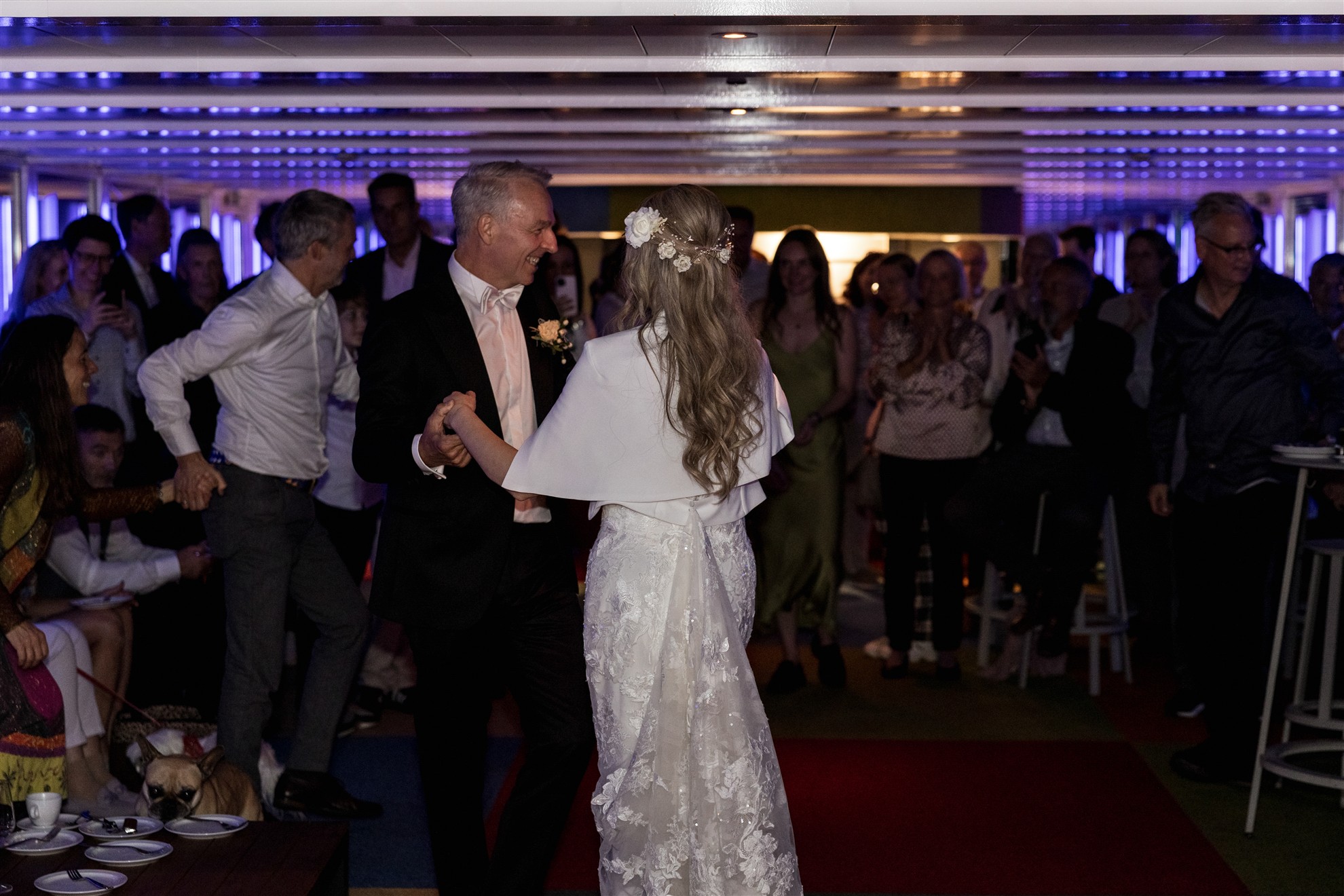 Hochzeitstanz auf dem Schiff MS Christoph Merian - Hochzeitsfotograf Basel Schweiz