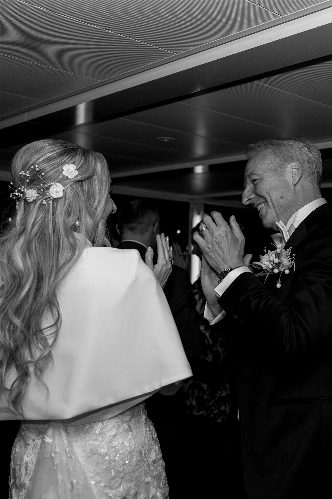 Hochzeitstanz auf dem Schiff MS Christoph Merian - Hochzeitsfotograf Basel Schweiz