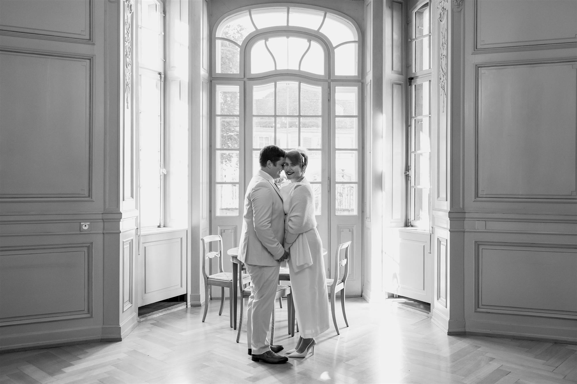 Das Hochzeitspaar im Zivilstandsamt Basel - Hochzeitsfotograf Basel Schweiz