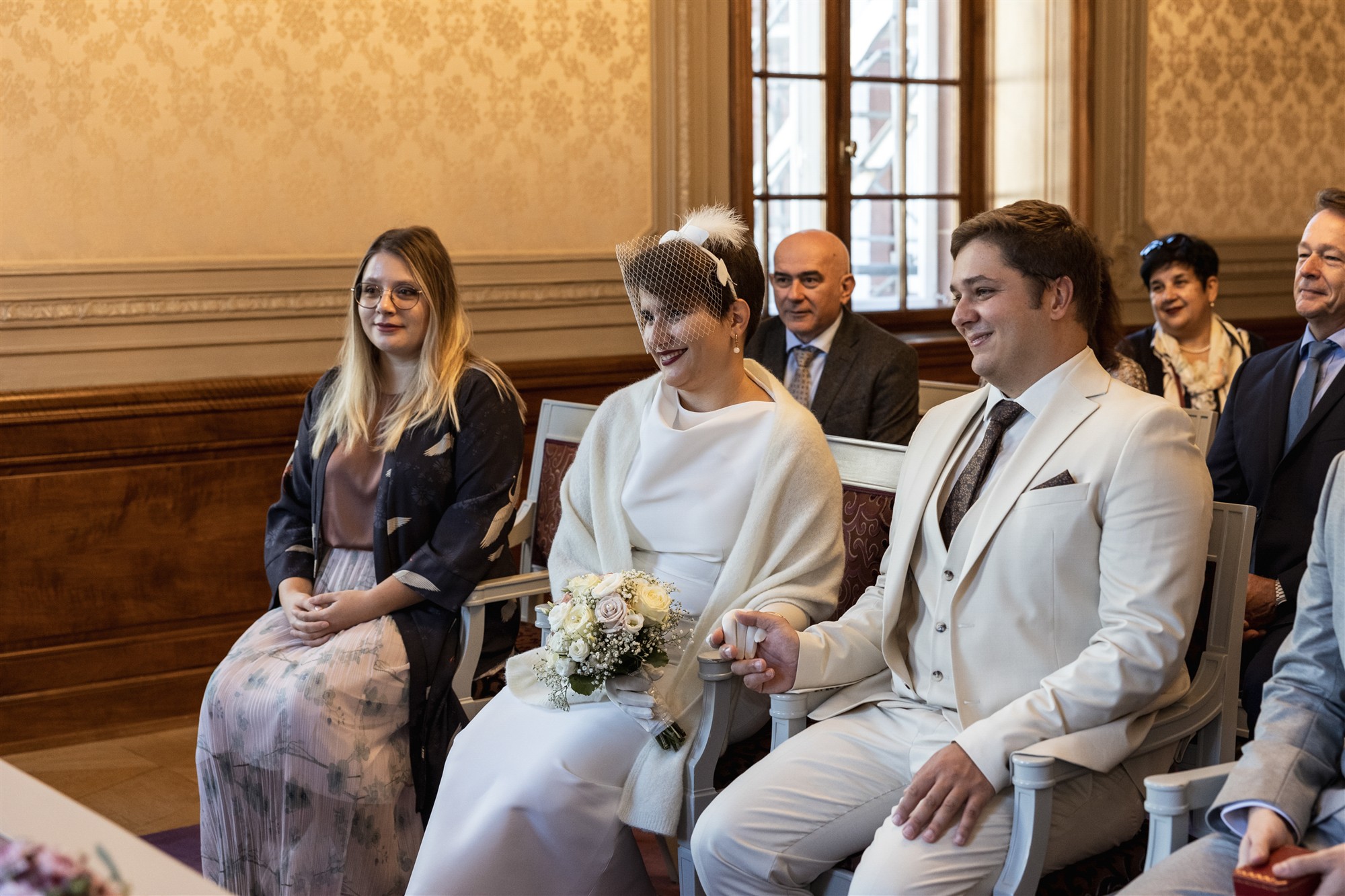 Während der Trauung im Zivilstandsamt Basel - Hochzeitsfotograf Basel Schweiz