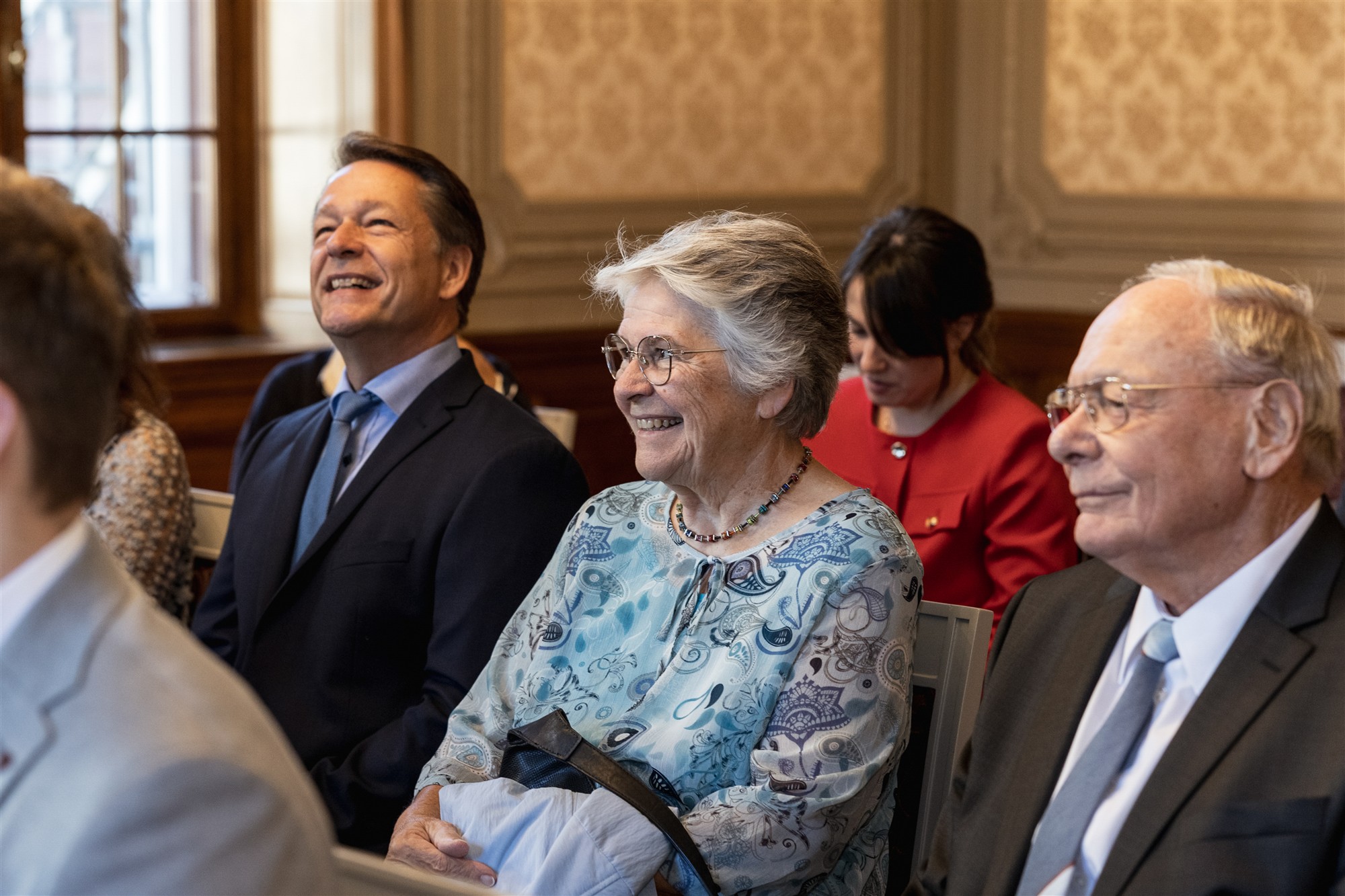 Während der Trauung im Zivilstandsamt Basel - Hochzeitsfotograf Basel Schweiz