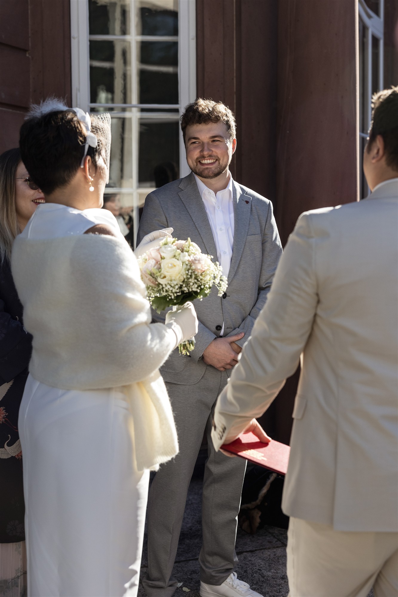 Apero nach der Trauung - Zivilstandsamt Basel - Hochzeitsfotograf Basel Schweiz