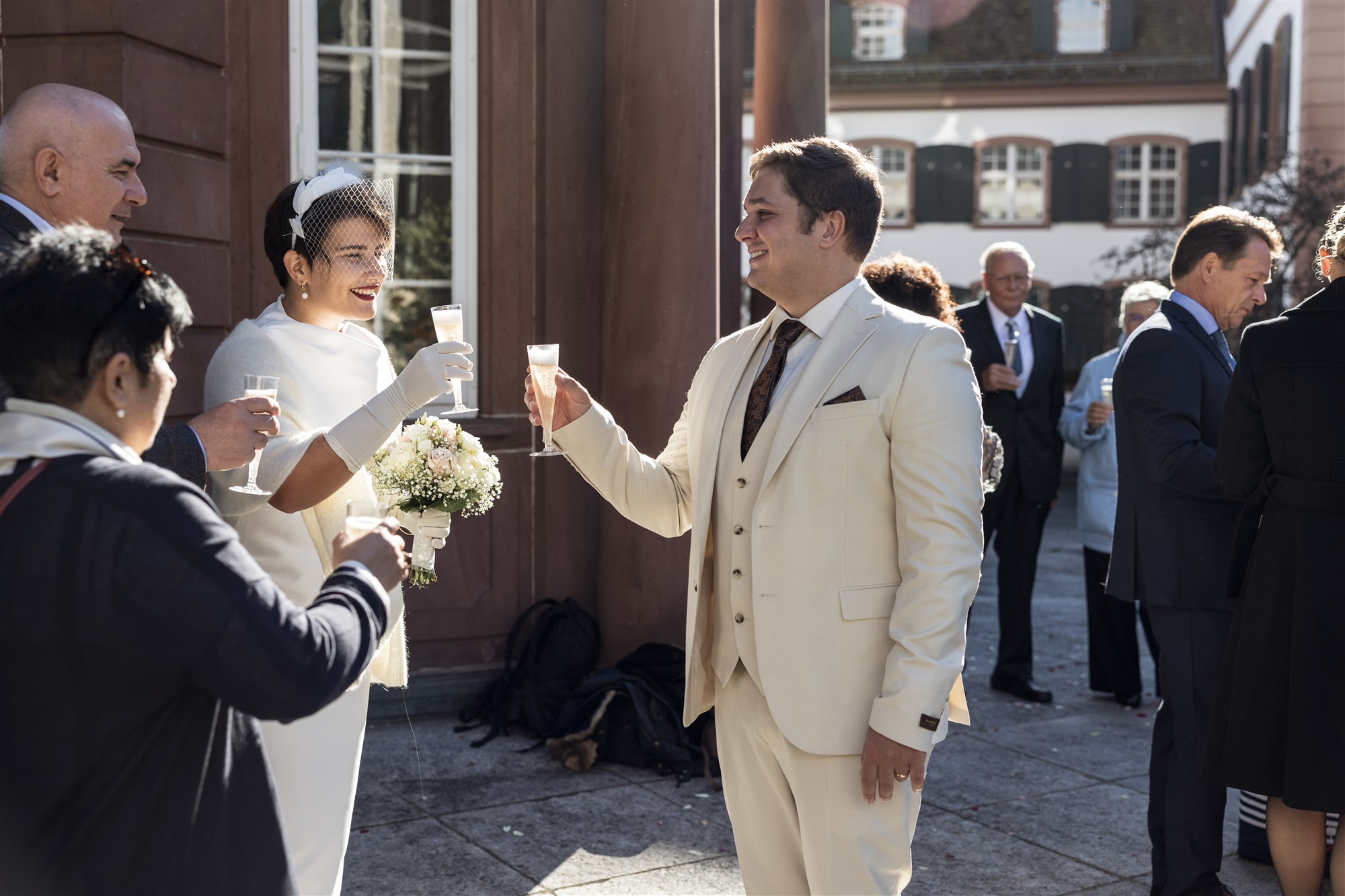 Apero nach der Trauung - Zivilstandsamt Basel - Hochzeitsfotograf Basel Schweiz