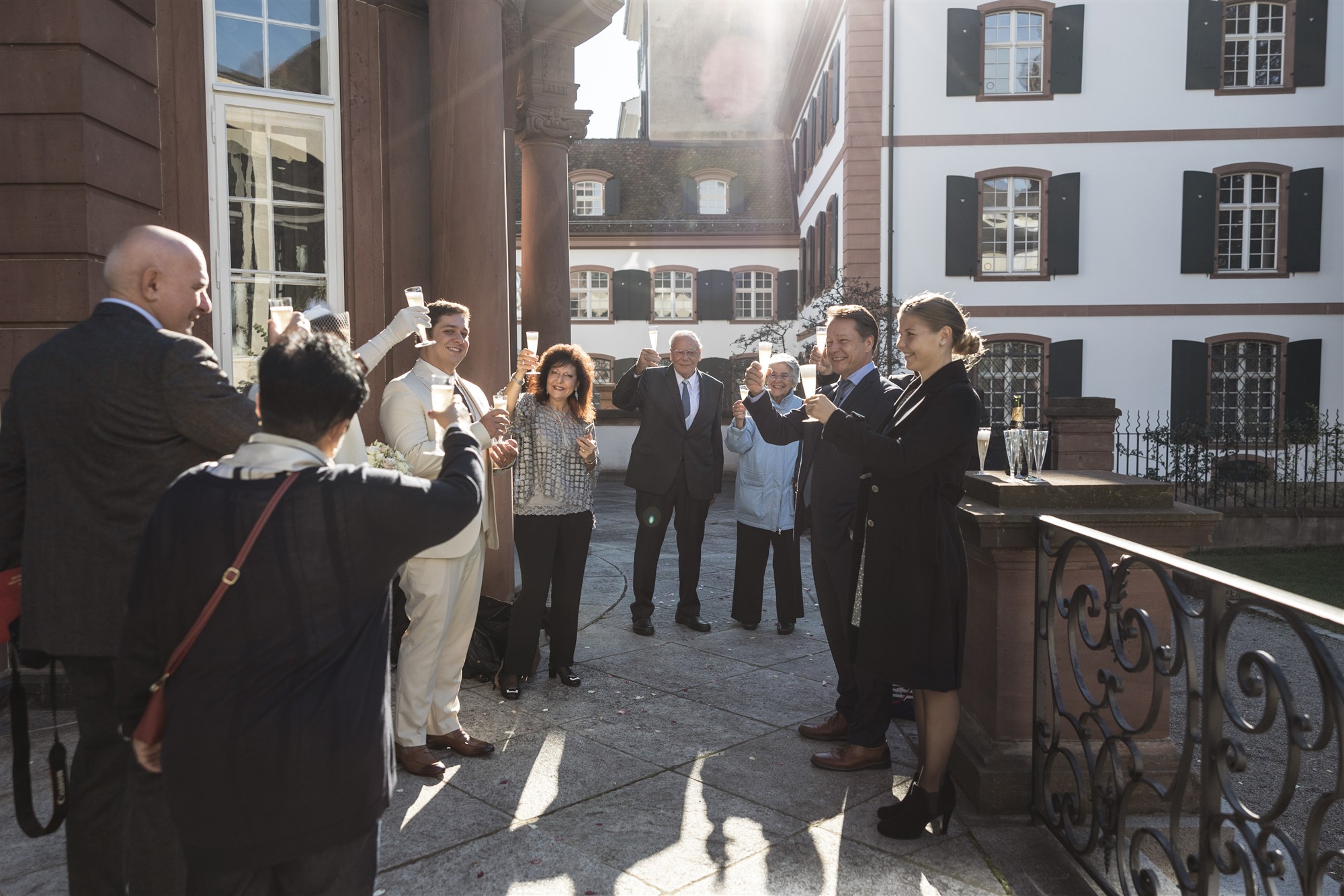 Apero nach der Trauung - Zivilstandsamt Basel - Hochzeitsfotograf Basel Schweiz